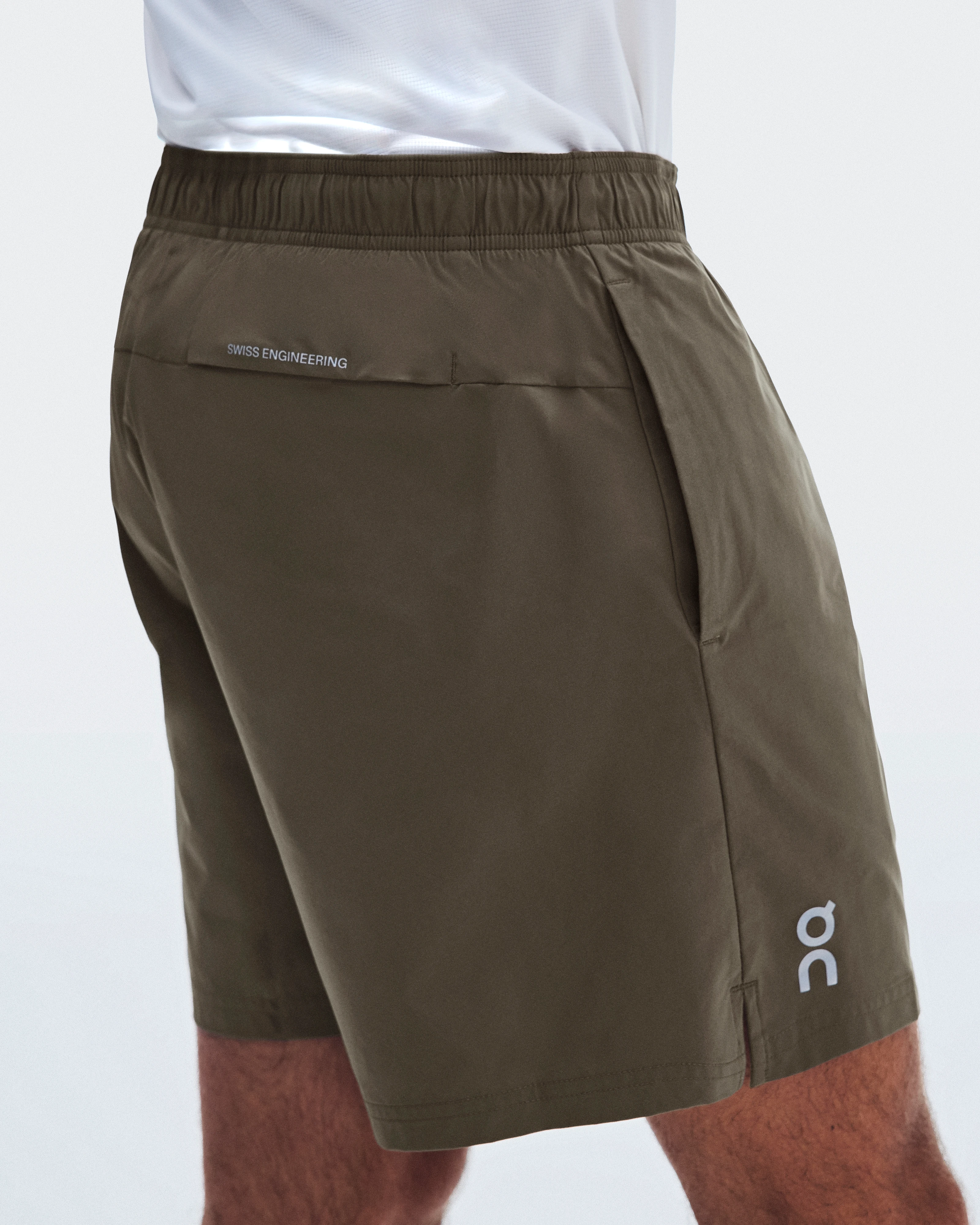 On 5" Core Shorts Bark メンズ – ランニング　軽量　インナー付き ショートパンツ