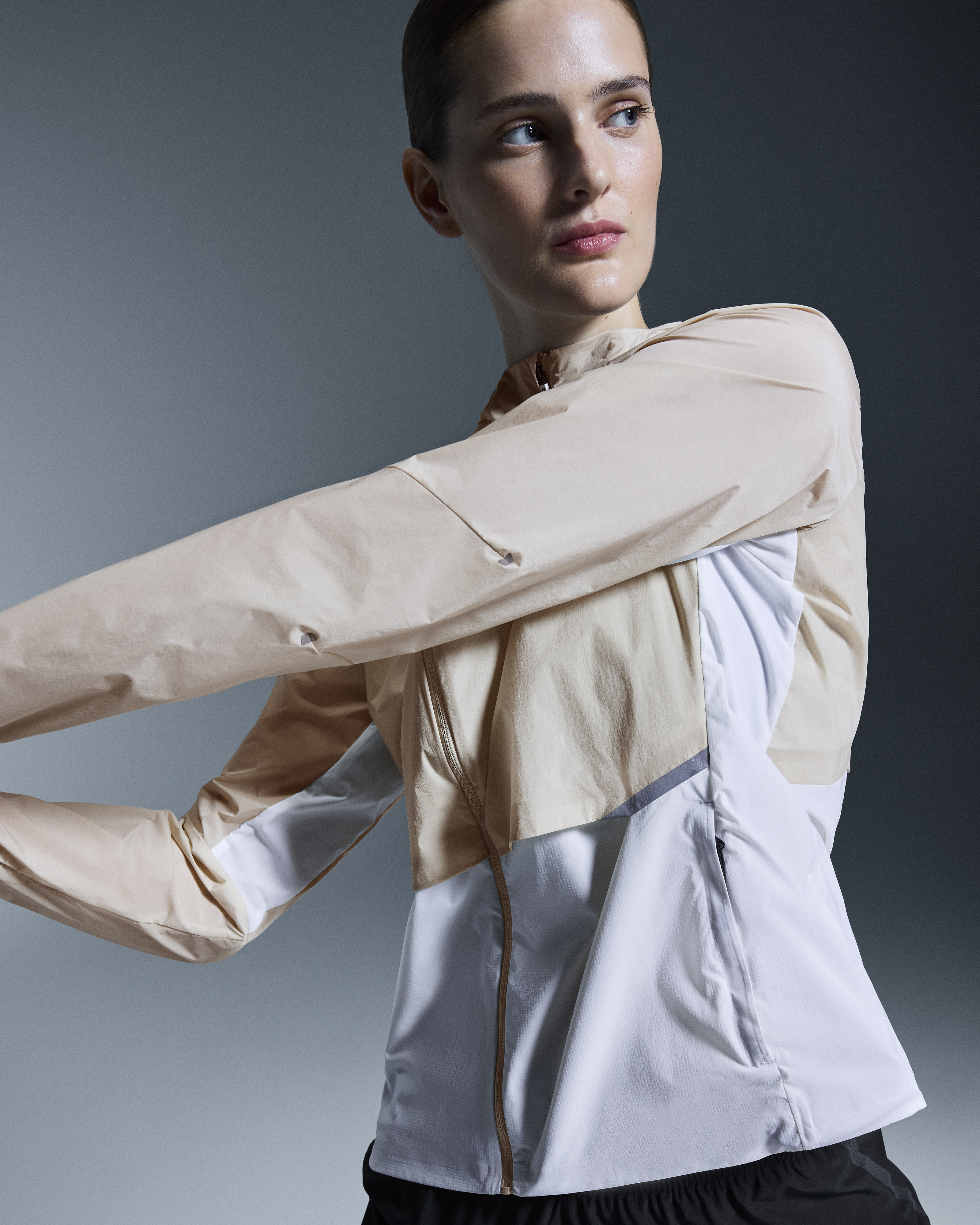Women's Core Jacket | White & Beige | On Japan