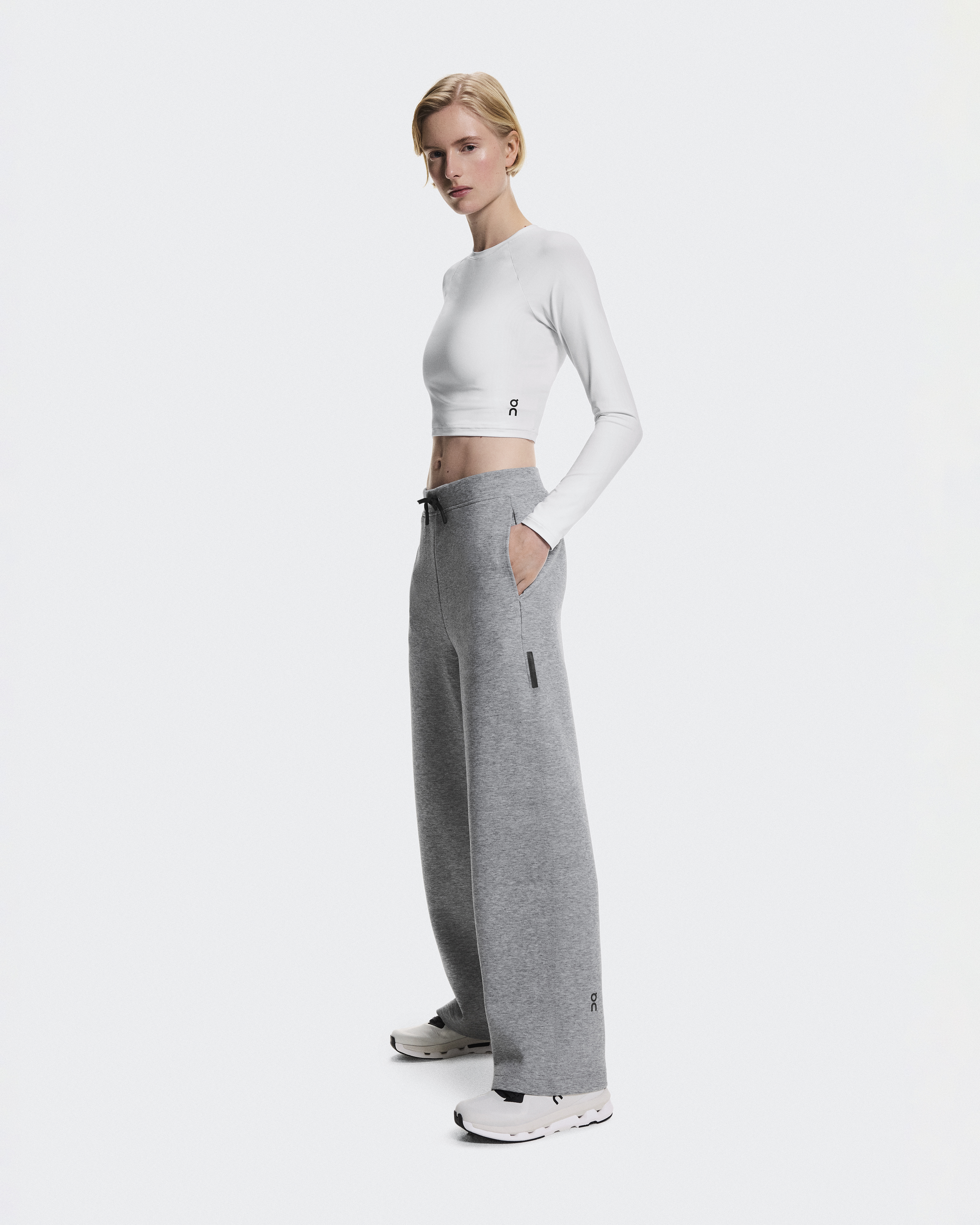 Women's Focus Tech Sweatpants | Grey | On South Korea
