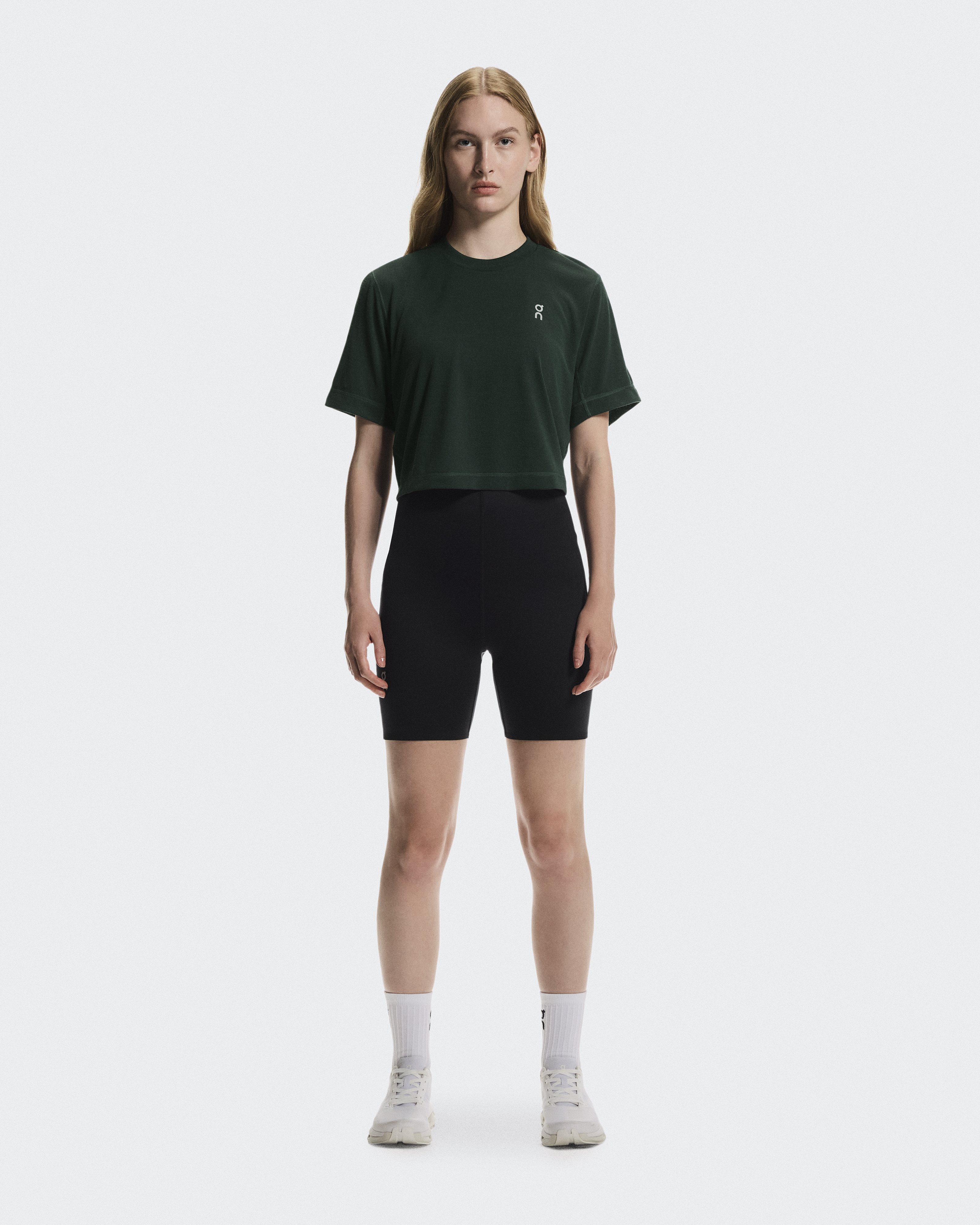 Train-T Crop Short-Sleeve Shirt in Obsidian