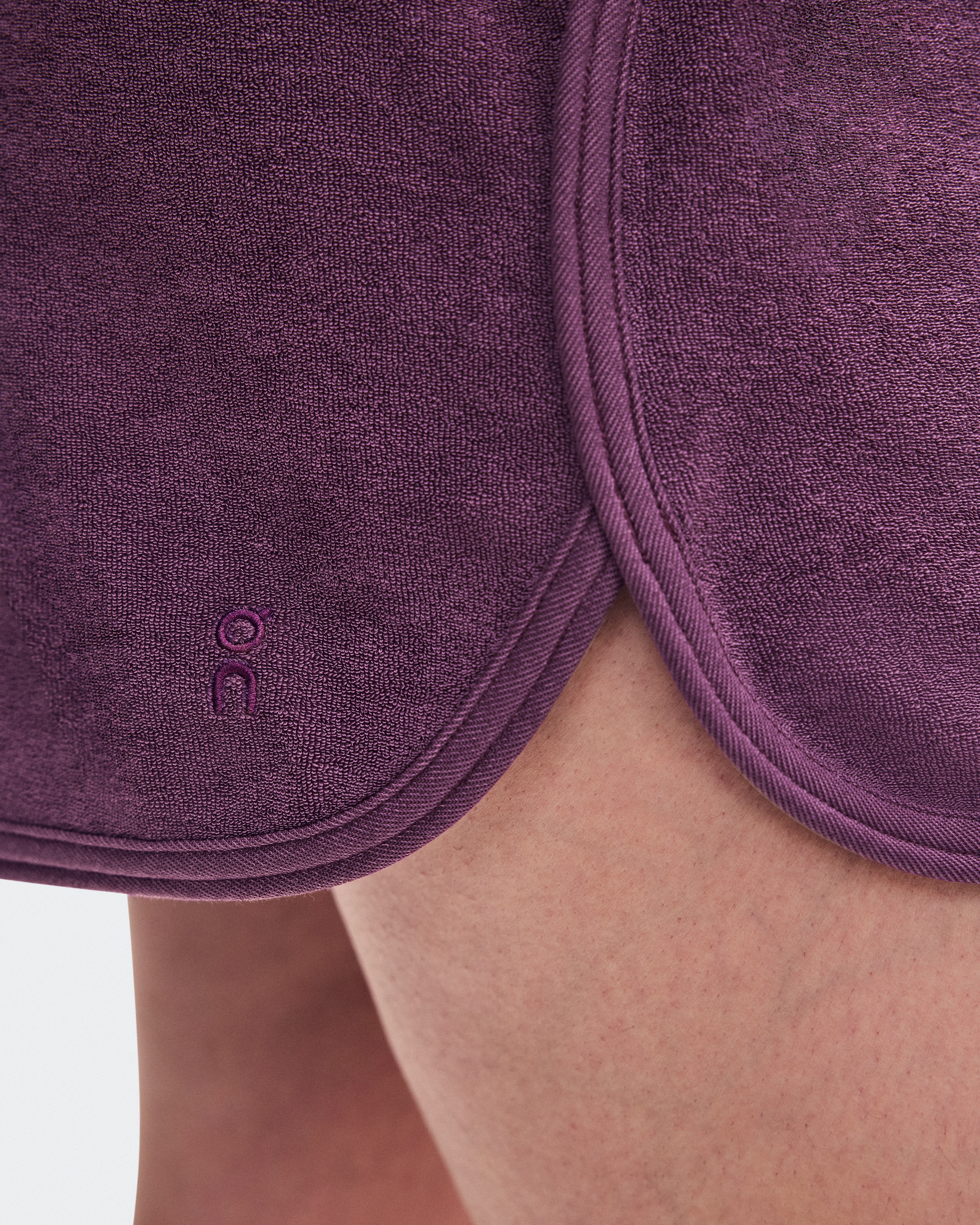 On Courtside Shorts Terry Cassis Women Active life