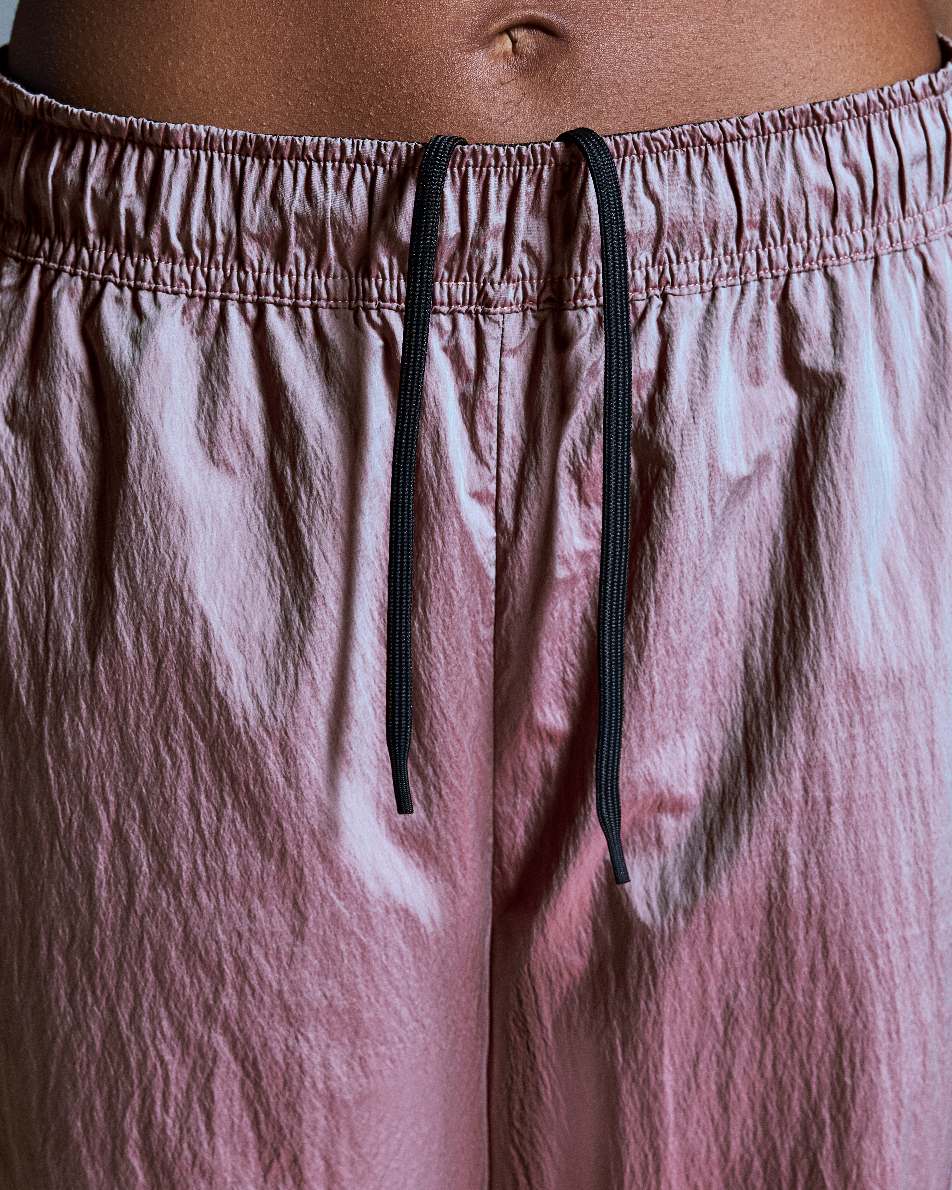 Court Pantsنحيف / لون القرنفل / L
