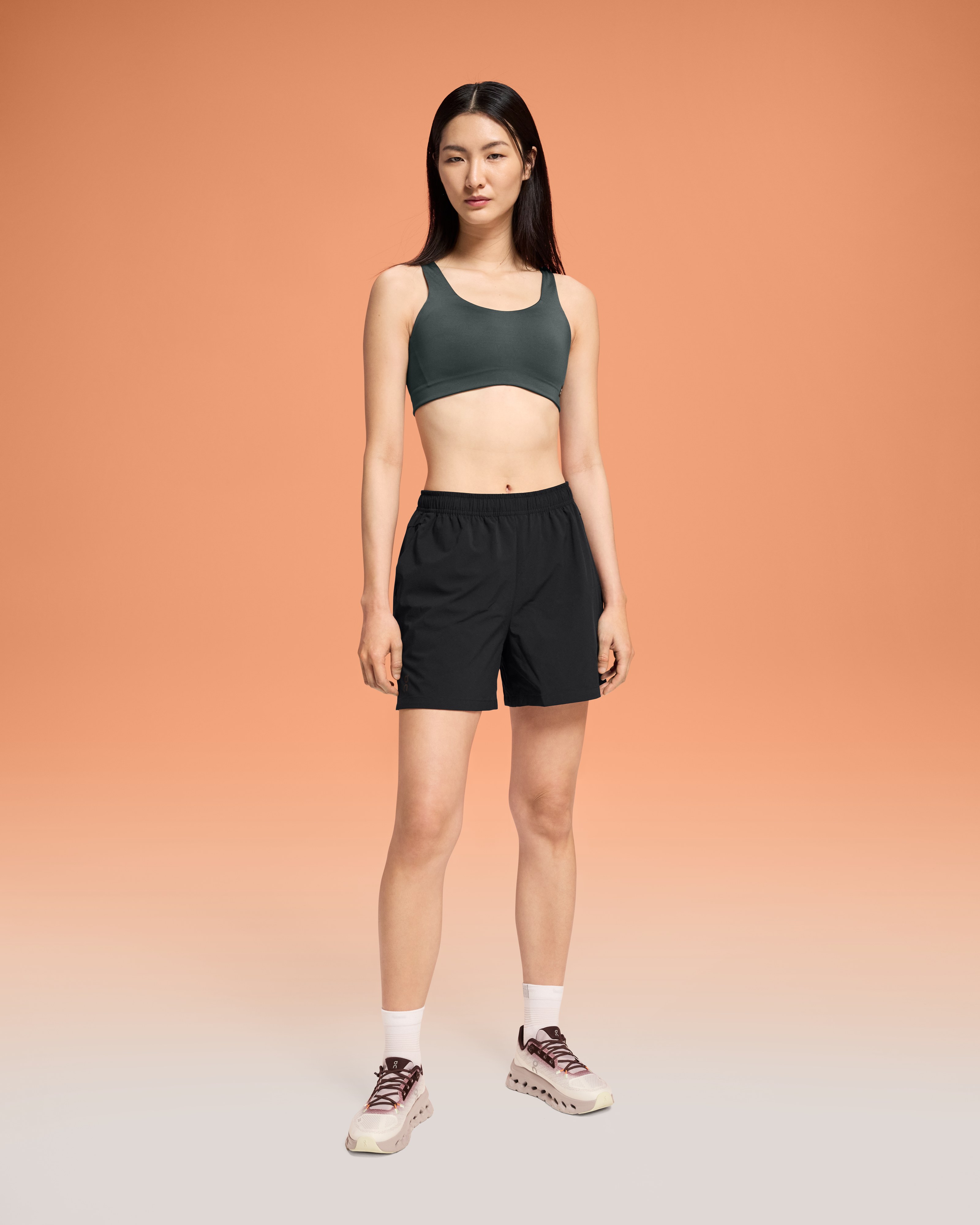 Women's Active Bra: Light Padding for Low-Impact Workouts | On 日本