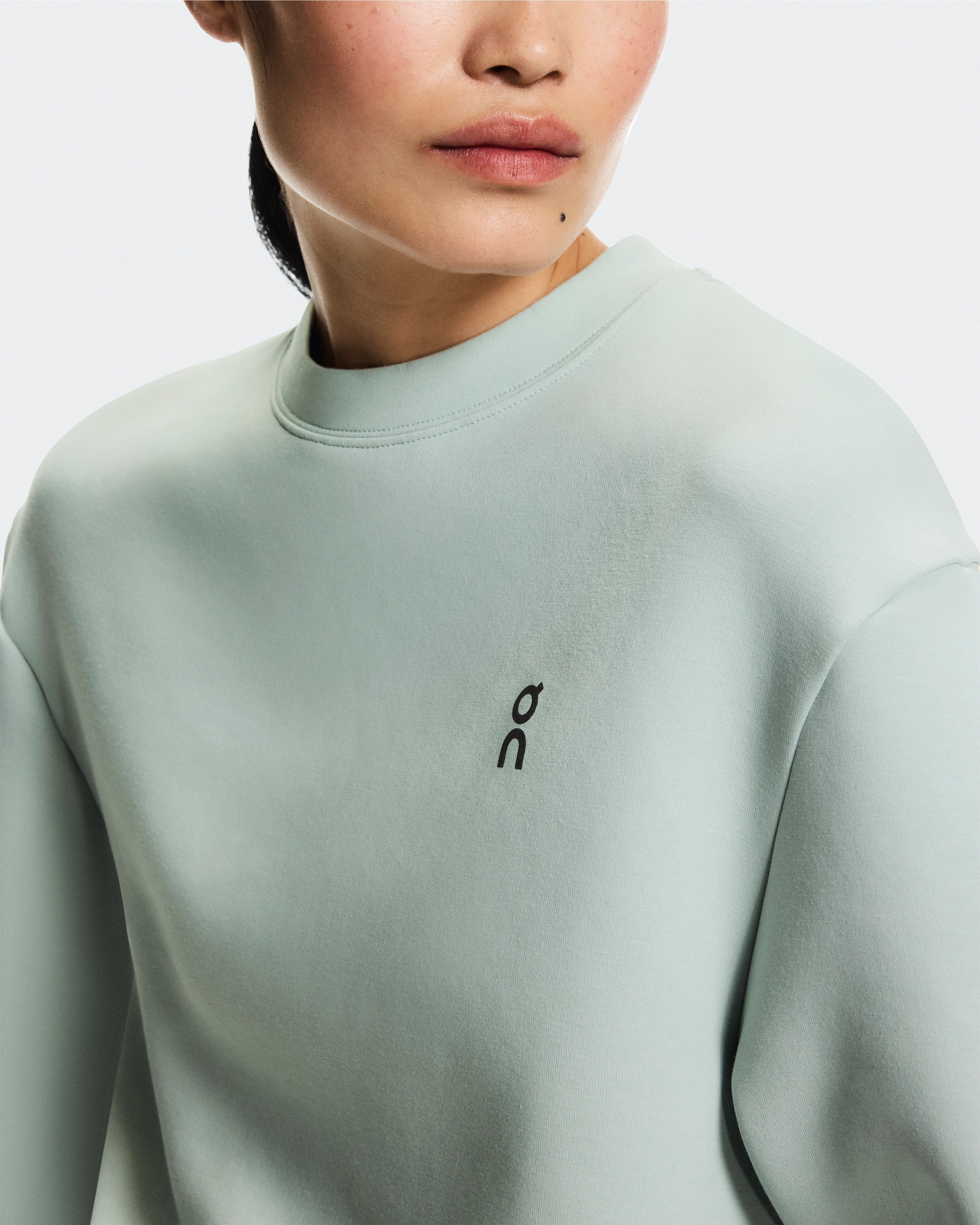 On Focus Tech Crew Mineral Femme Sweats à capuche et sweats