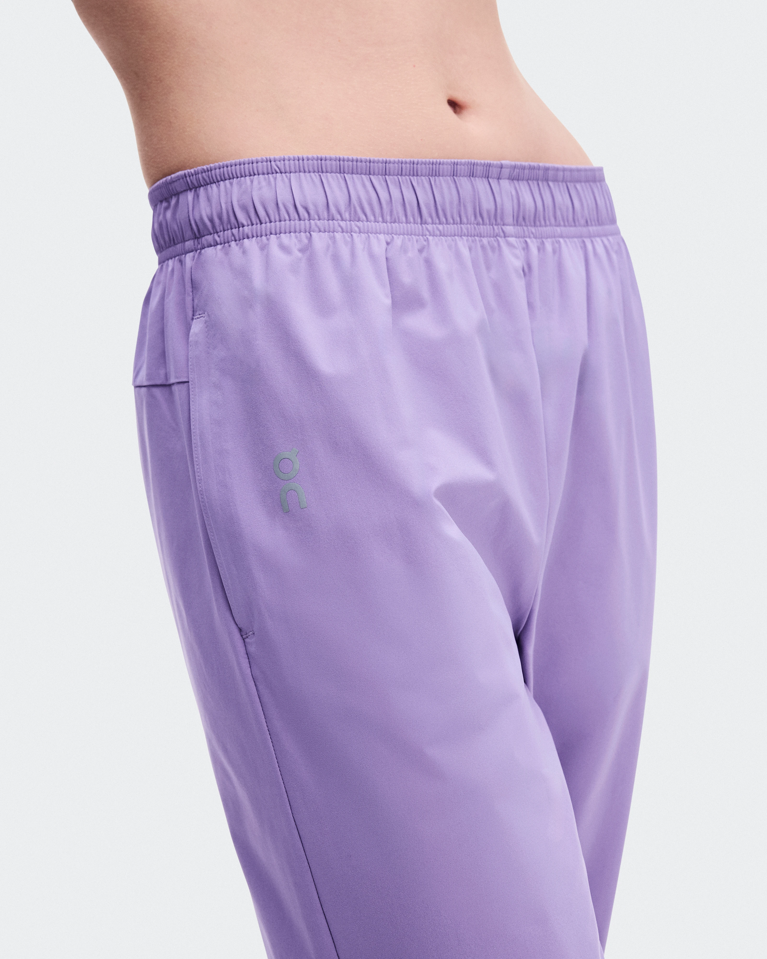On Core Pants Mallow ウィメンズ – ロードランニング　長距離ラン　オールデイ パンツ