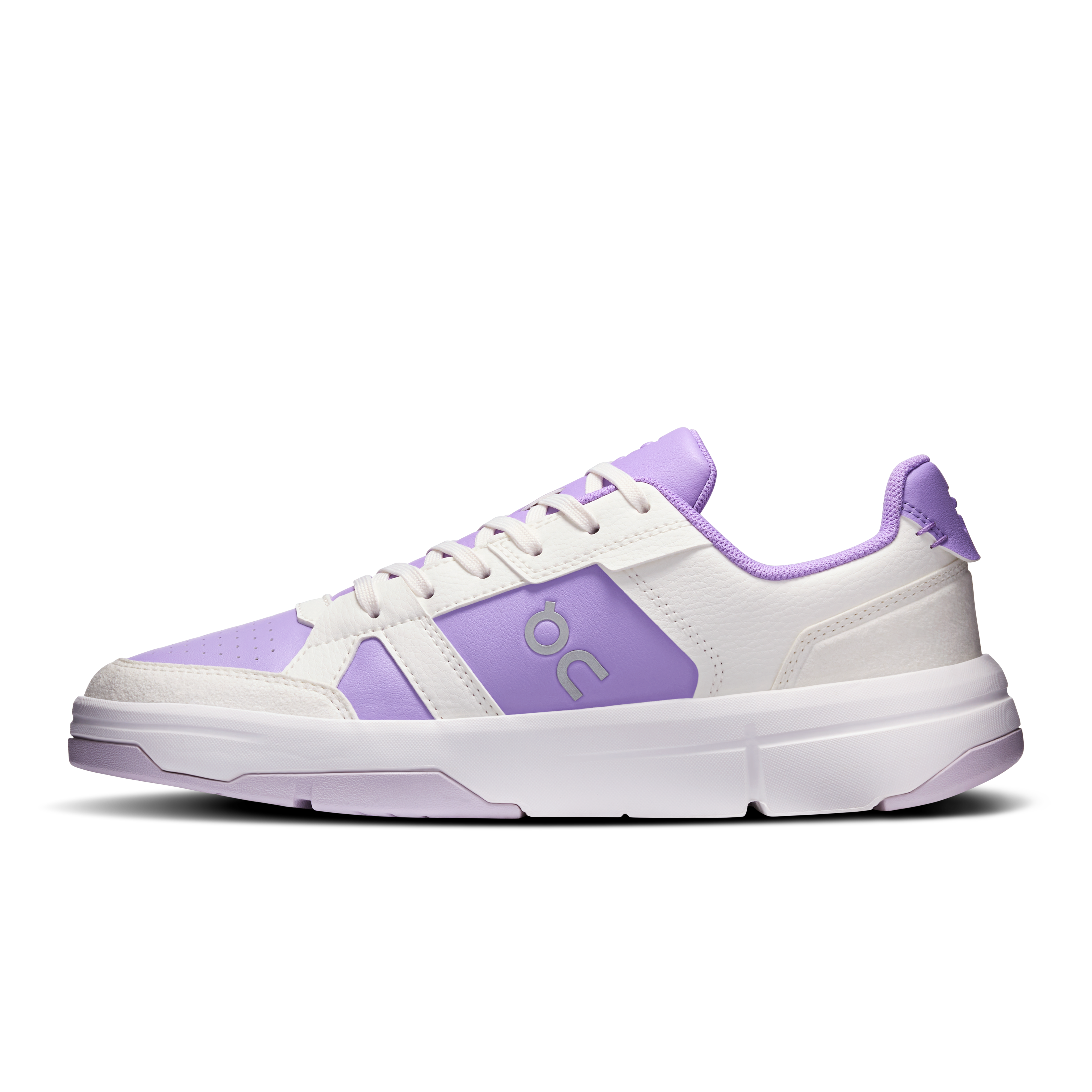 On THE ROGER Clubhouse Ivory & Aconite Women – Lifestyle, all-day, tennis-inspired Shoes