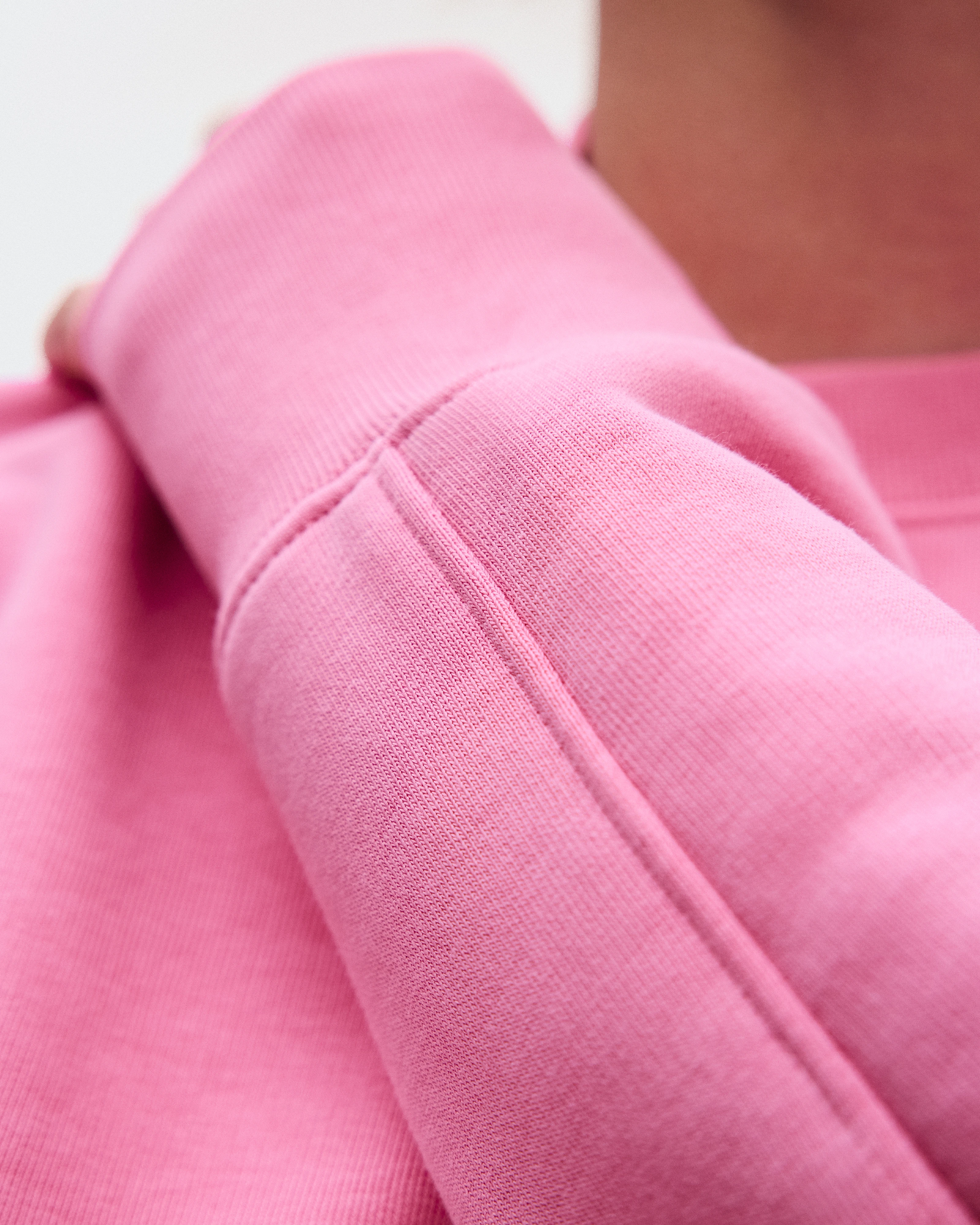 On Club Crew Bubblegum Women Hoodies and sweatshirts
