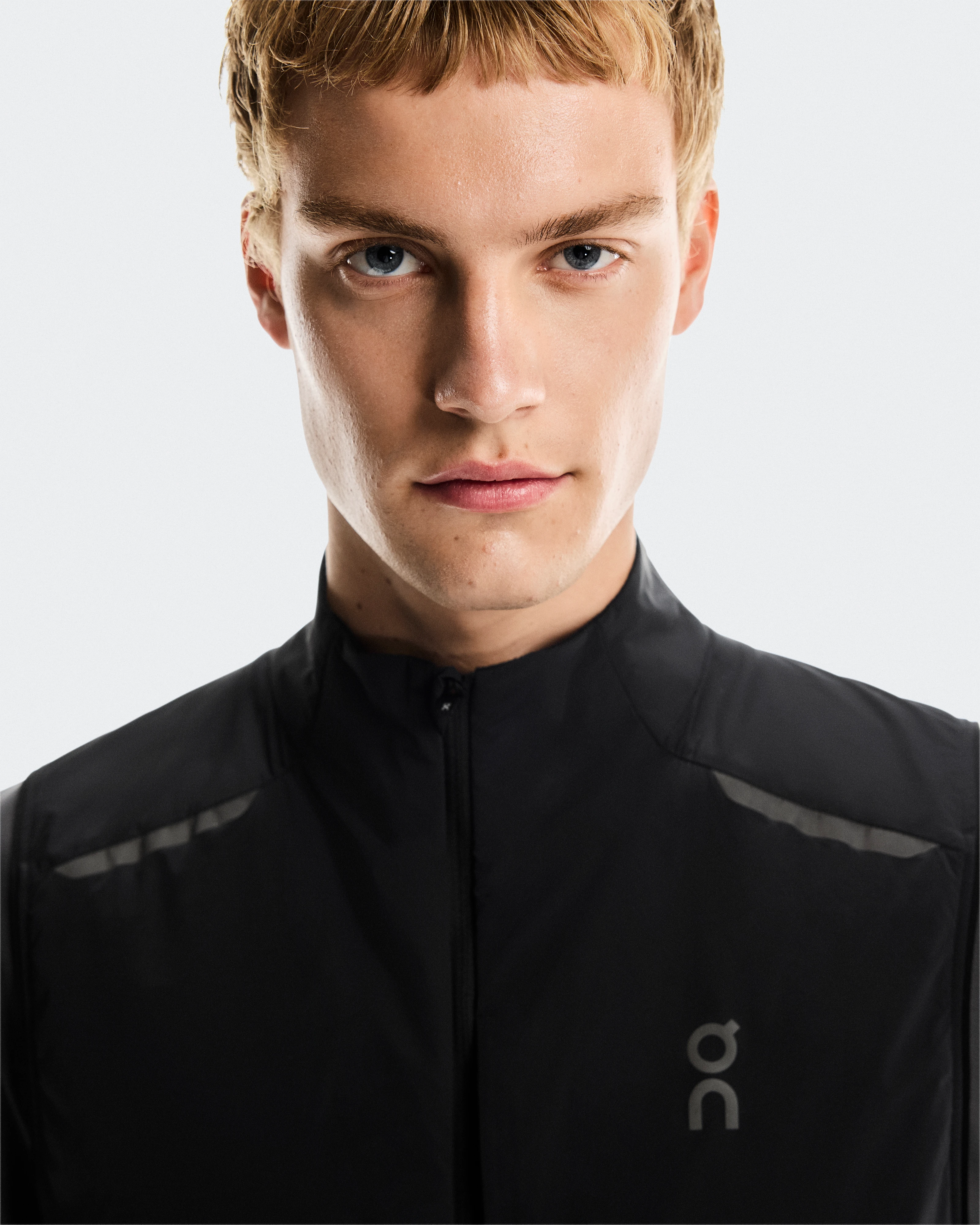 On Weather Vest Black & Eclipse Men Jackets