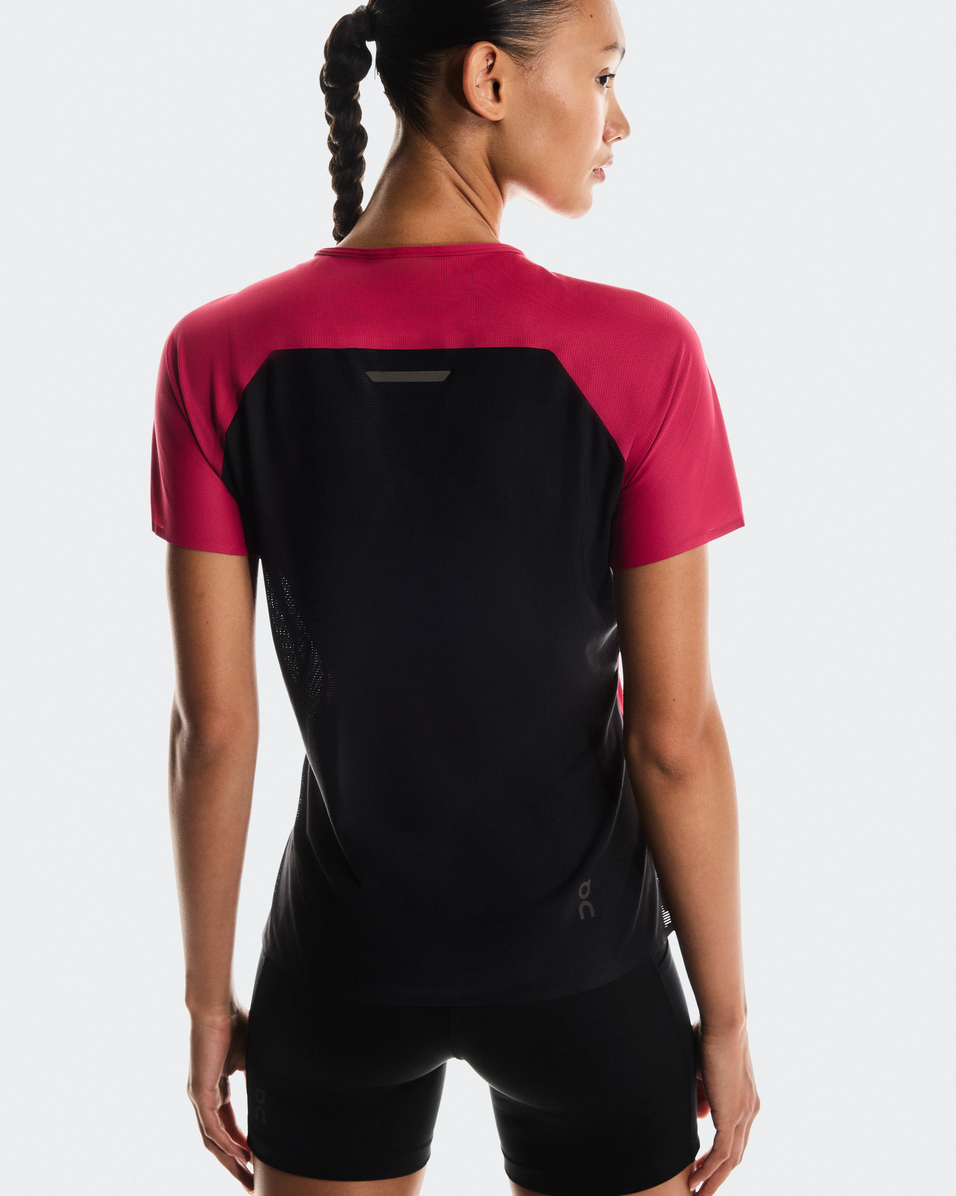 On Performance-T Grenadine & Black Femme Hauts et t-shirts