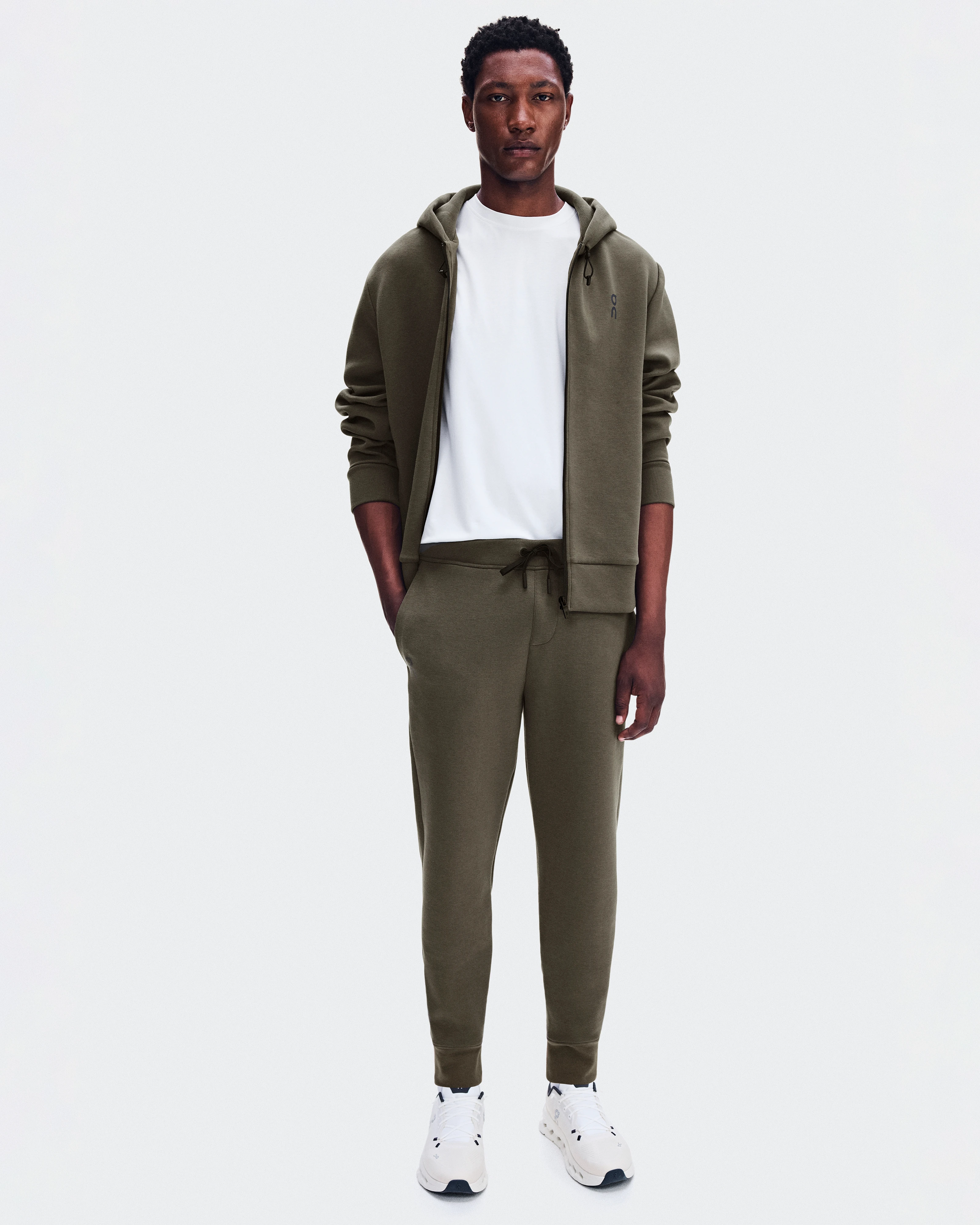On Focus Tech Sweatpants Bark メンズ – オールデイ　トラベル　トレーニング パンツ