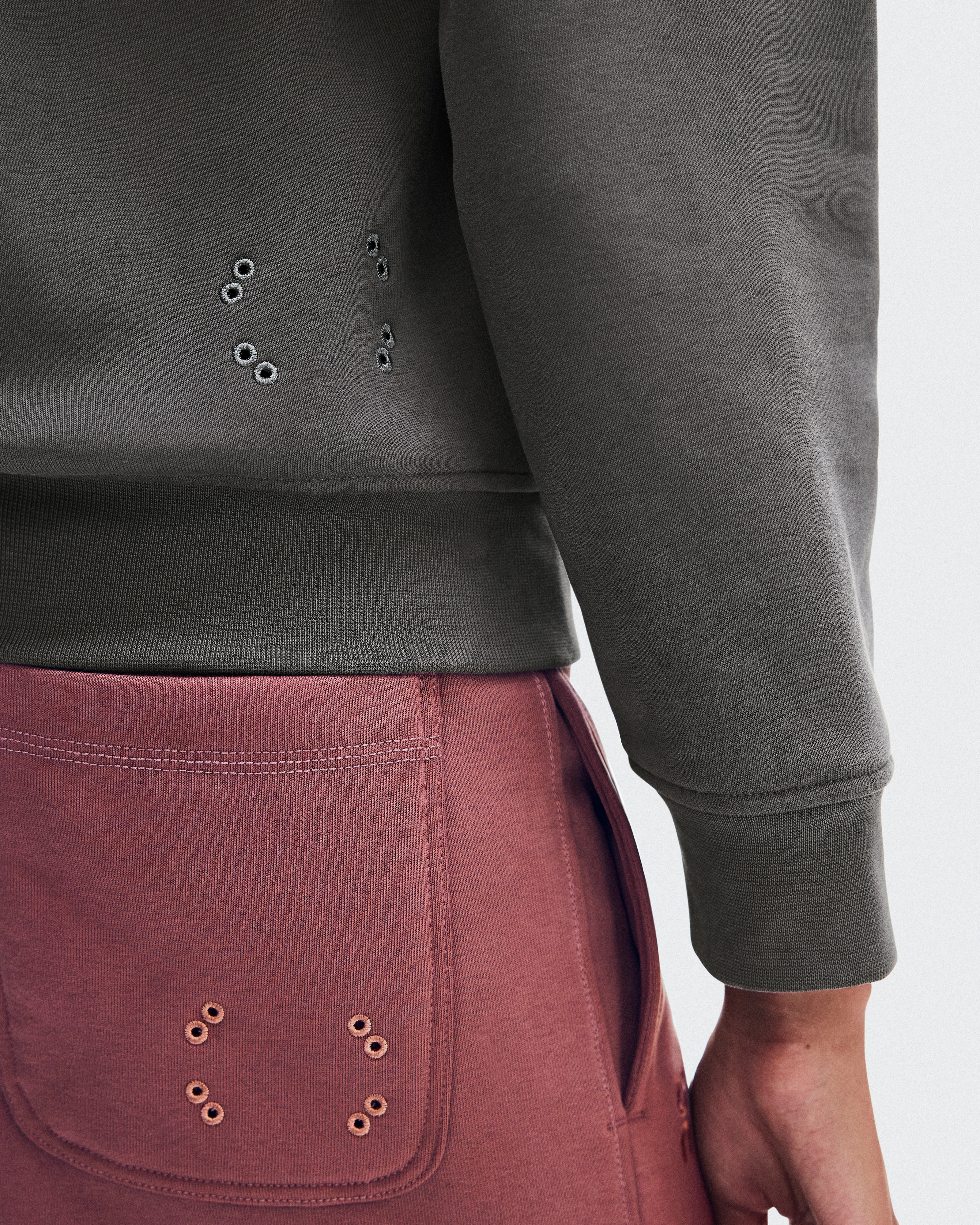 On Club Collective Full Zip Hoodie Ember Femme – Votre pièce casual réinventée Sweats à capuche et sweats