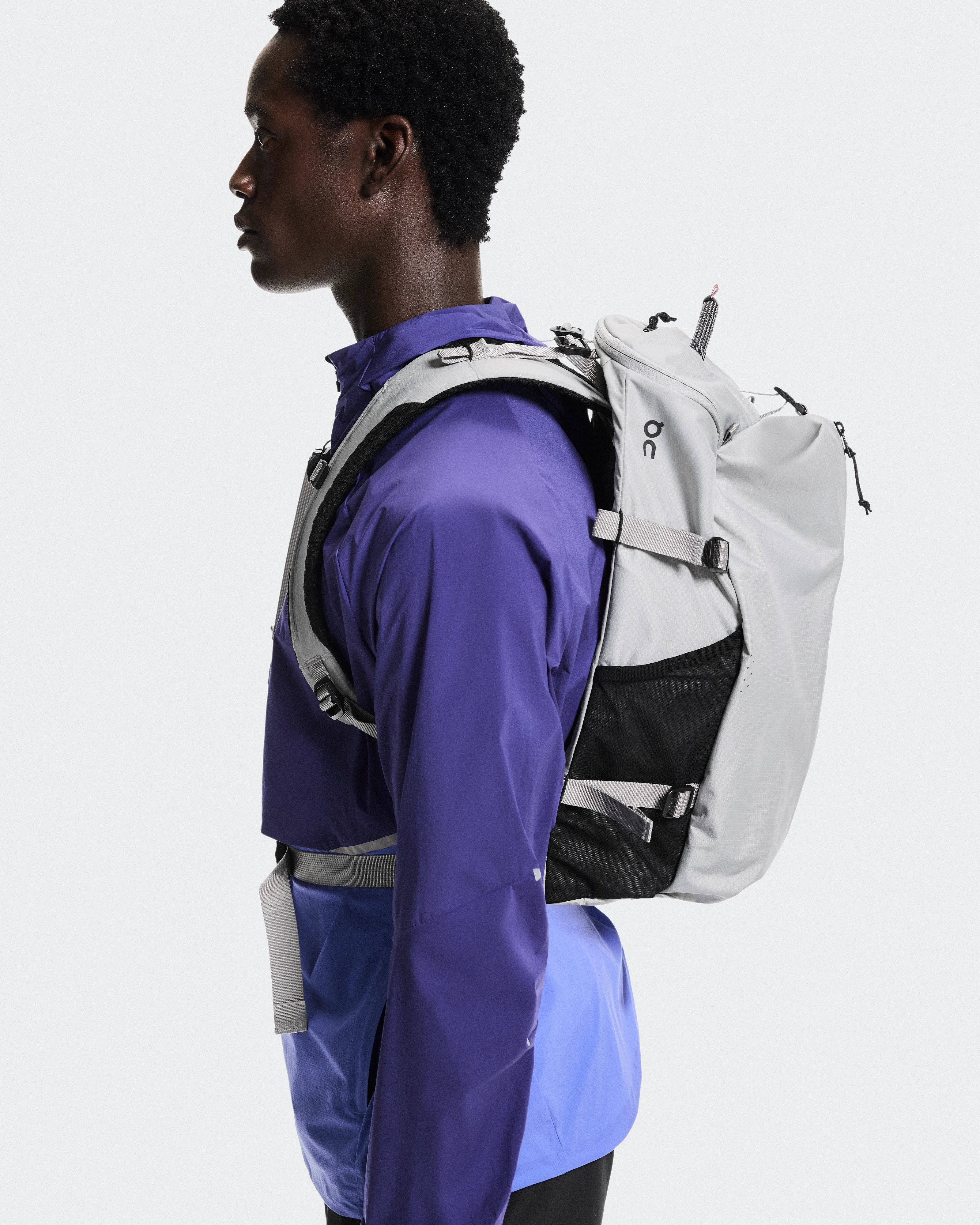 On Speed Pack 30L Glacier & Black オールジェンダー バッグ