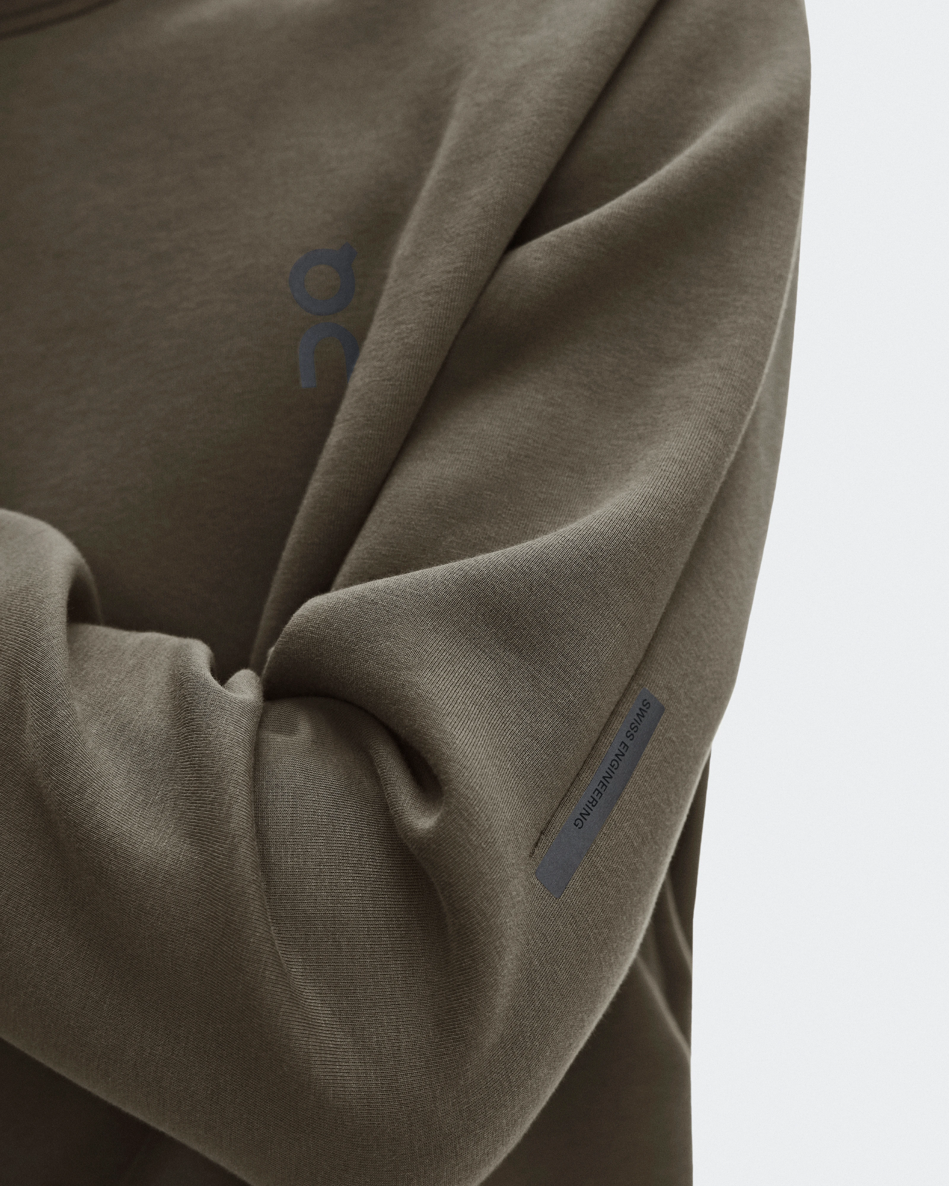 On Focus Tech Crew Bark Men Hoodies and sweatshirts