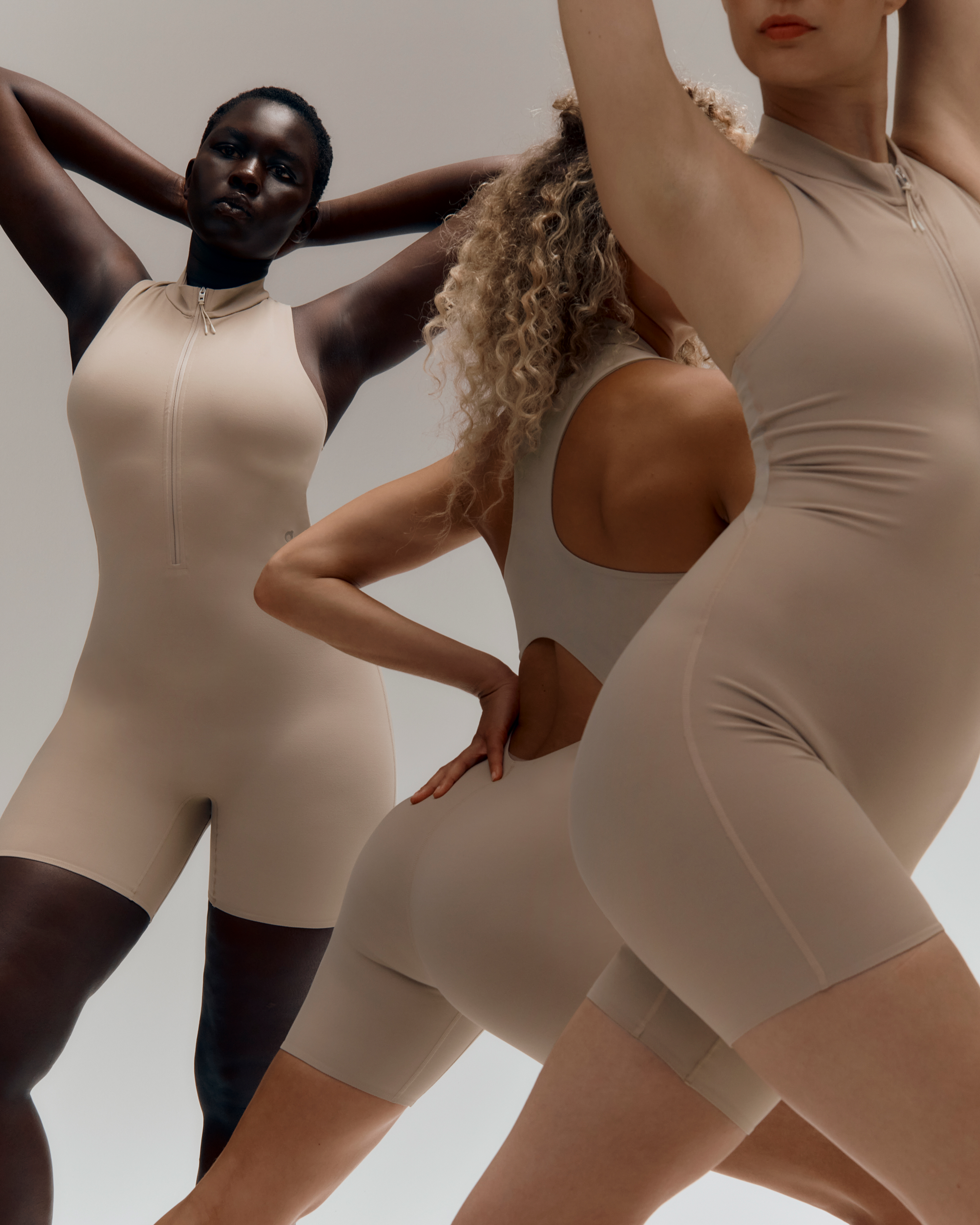 Studio Bodysuitنحيف / صحراء / L