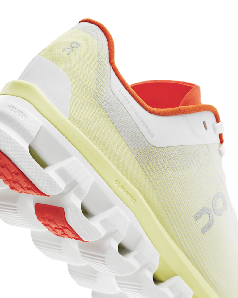 Women's Cloudflow 4 DISTANCE | White | On United Kingdom