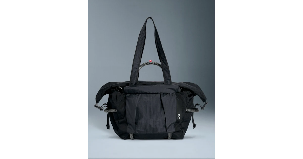 Track Pack 40L Elite | Black | On United States Track Pack 40L Elite | Black | On United States