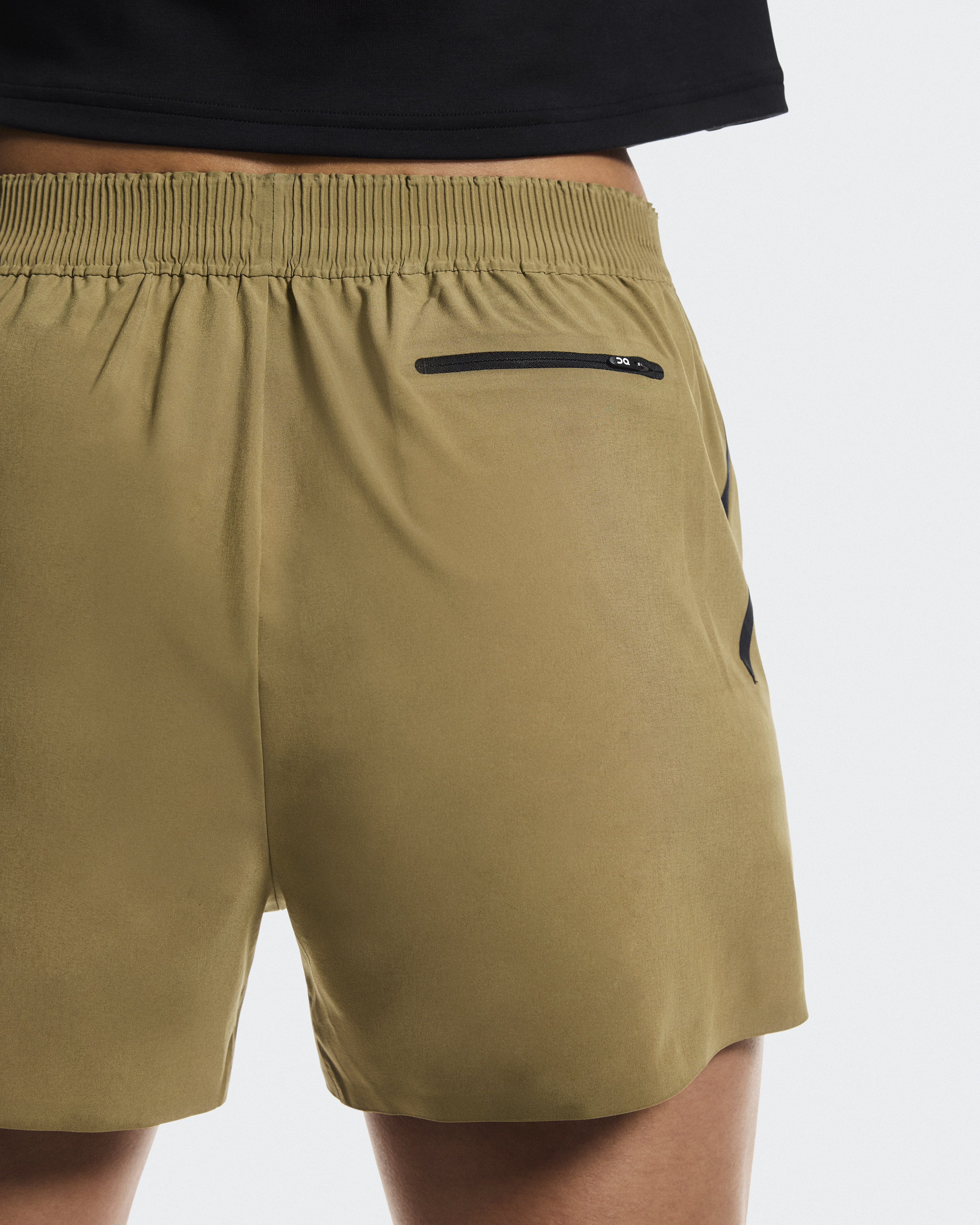上下セット。Train-t&performance-shorts Women's Train Shorts | Brown | On Estonia