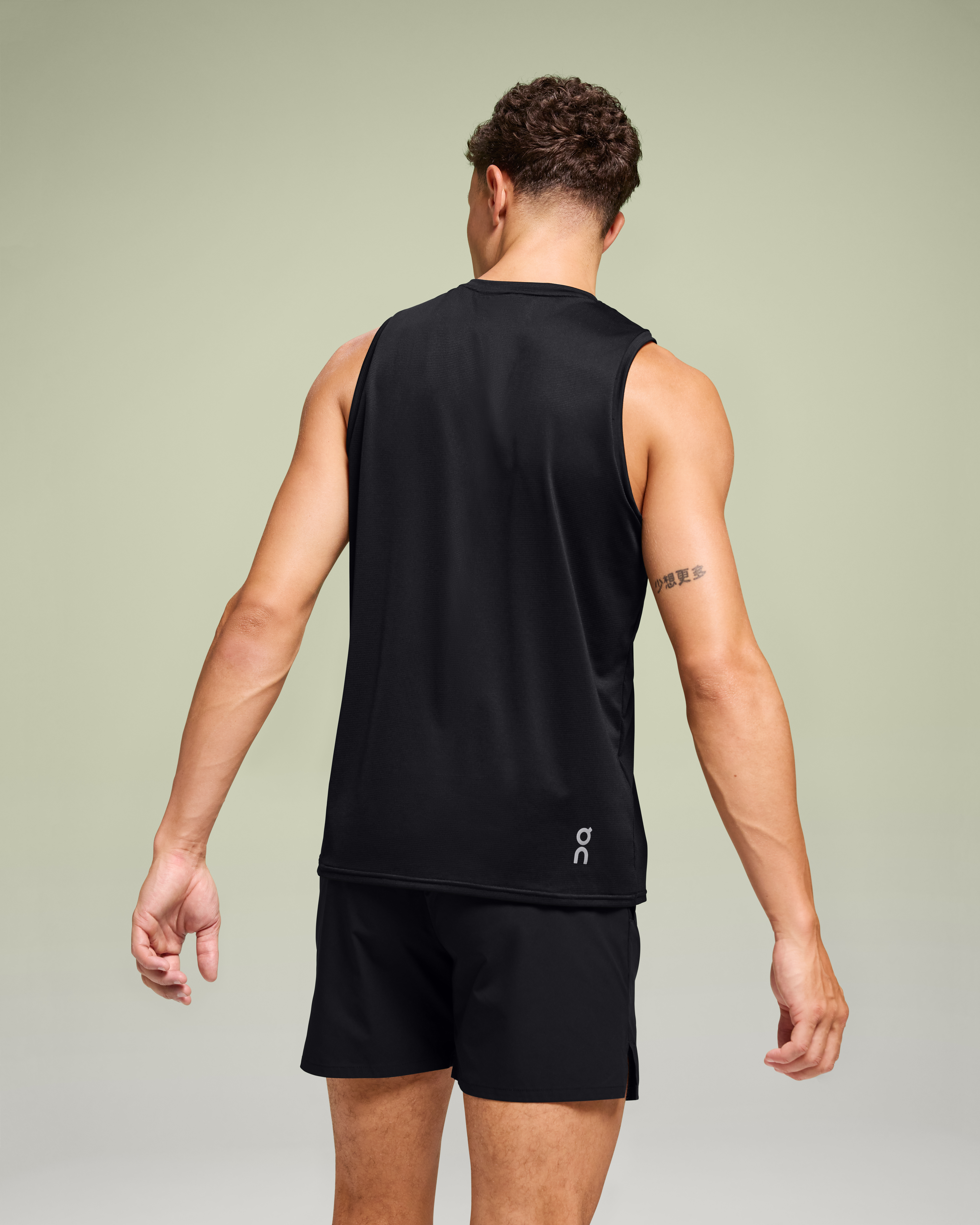 On オン Core-T ブラック Men's Core-T | Black | On Japan