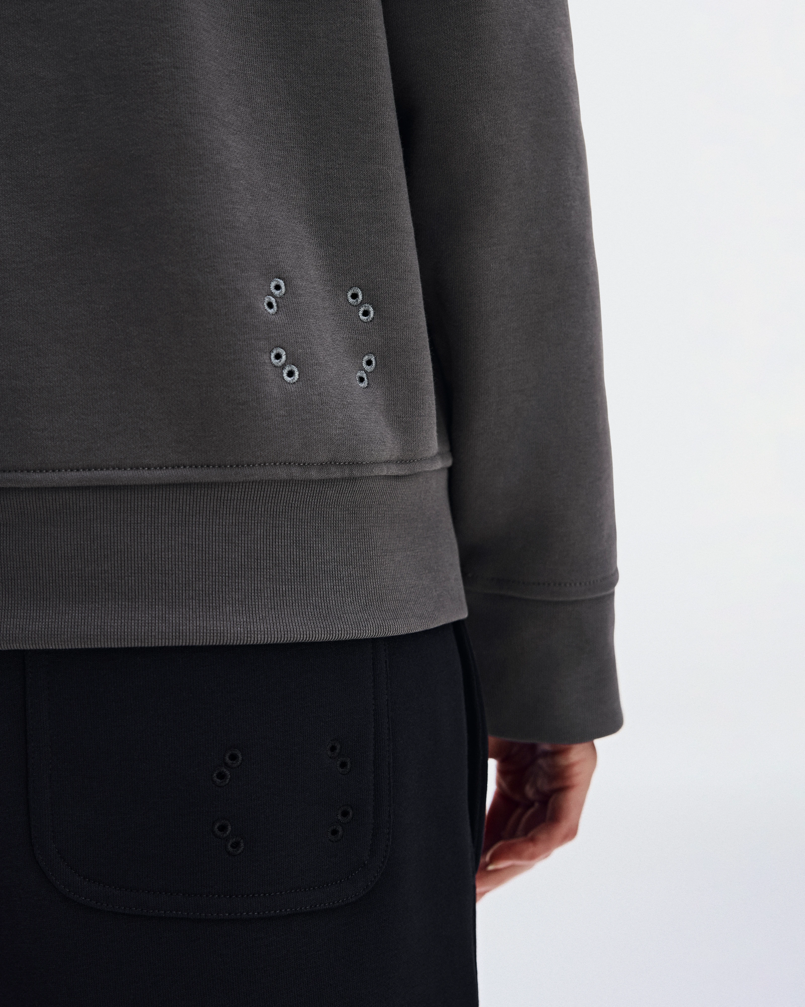 On Club Collective 1/4 Zip Ember ウィメンズ – 一日中快適 フーディ＆スウェットシャツ