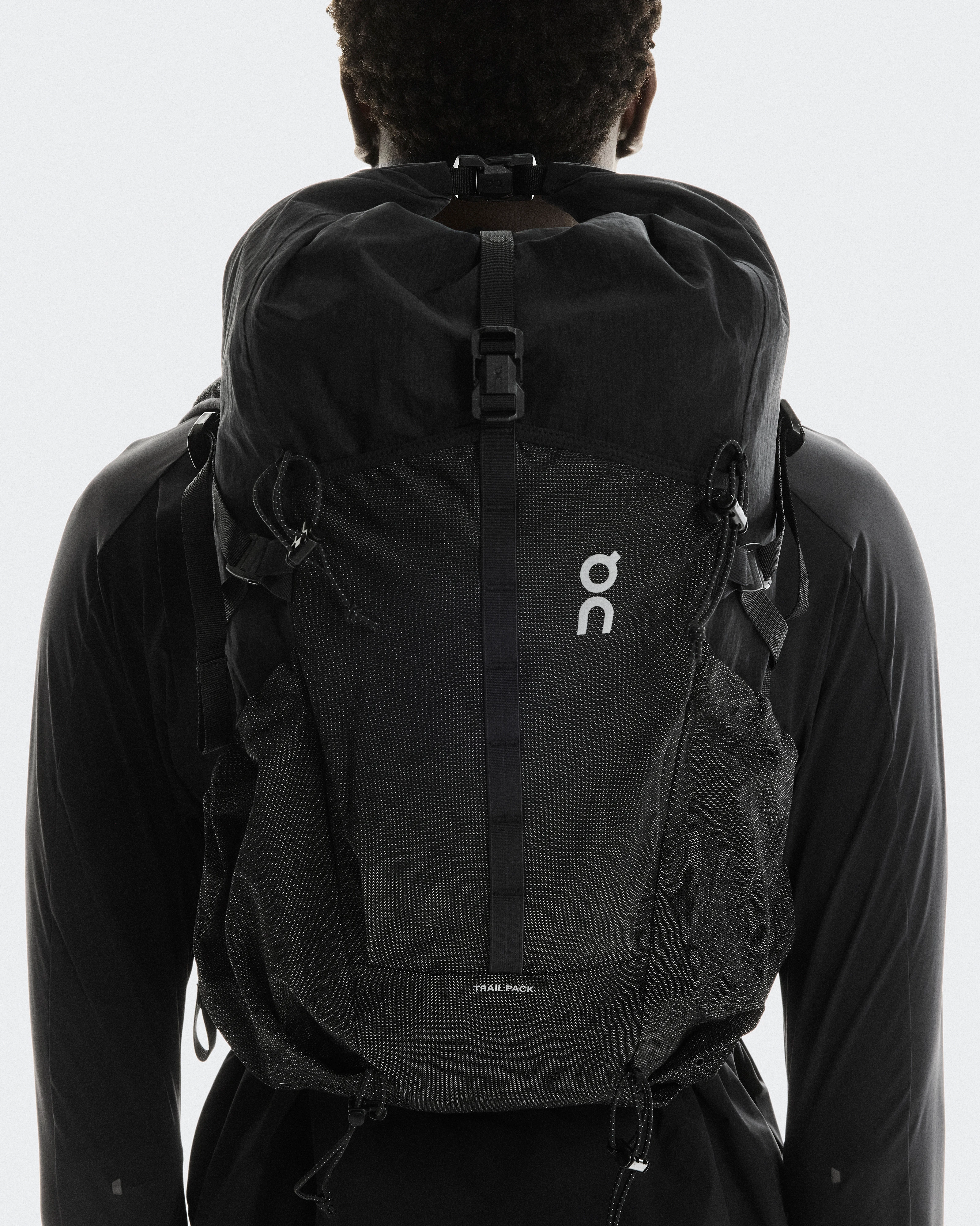 On Trail Pack 20L Black Unisex Bags