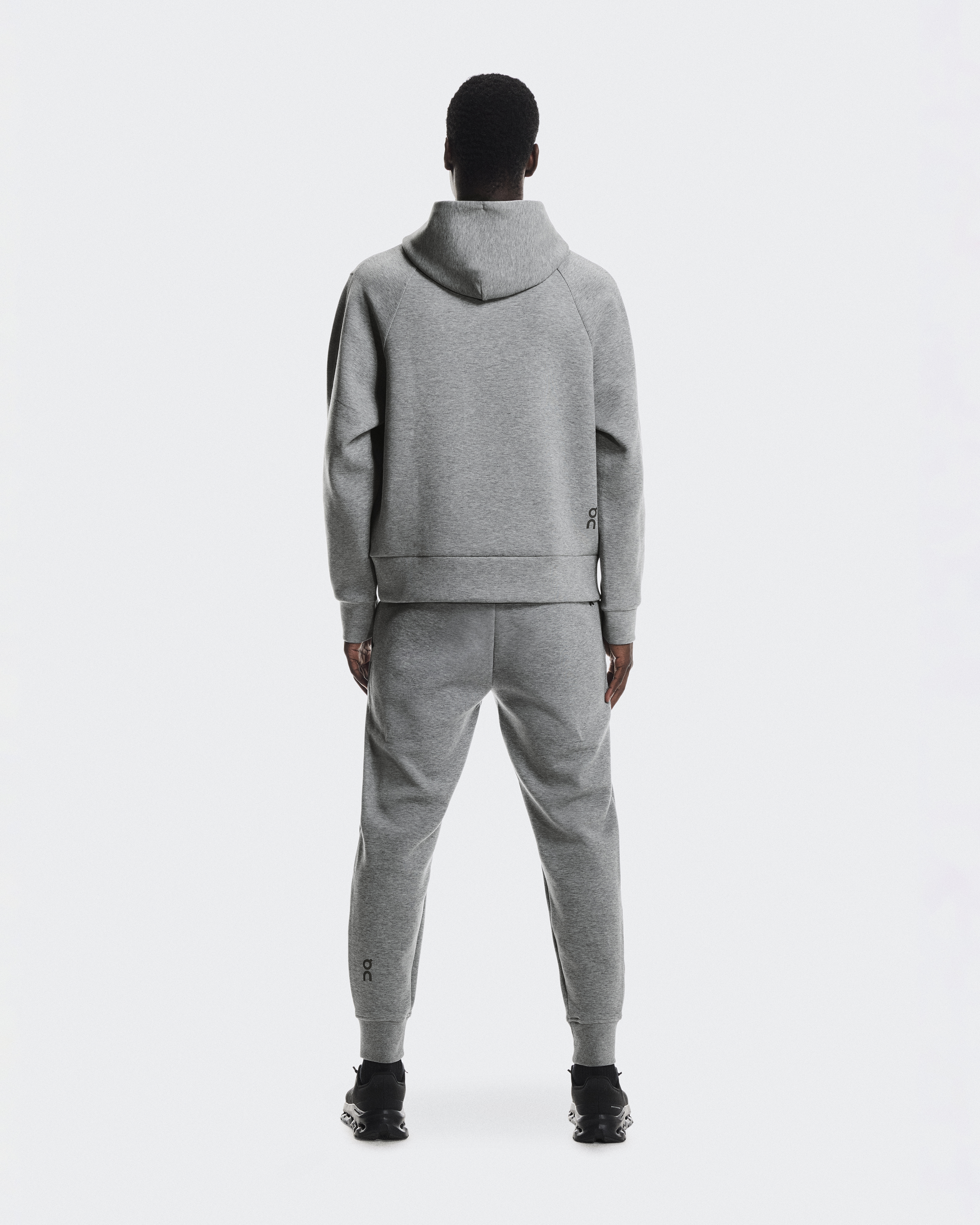 On Hoodie グレー S Men's Focus Tech Hoodie | Grey | On United States