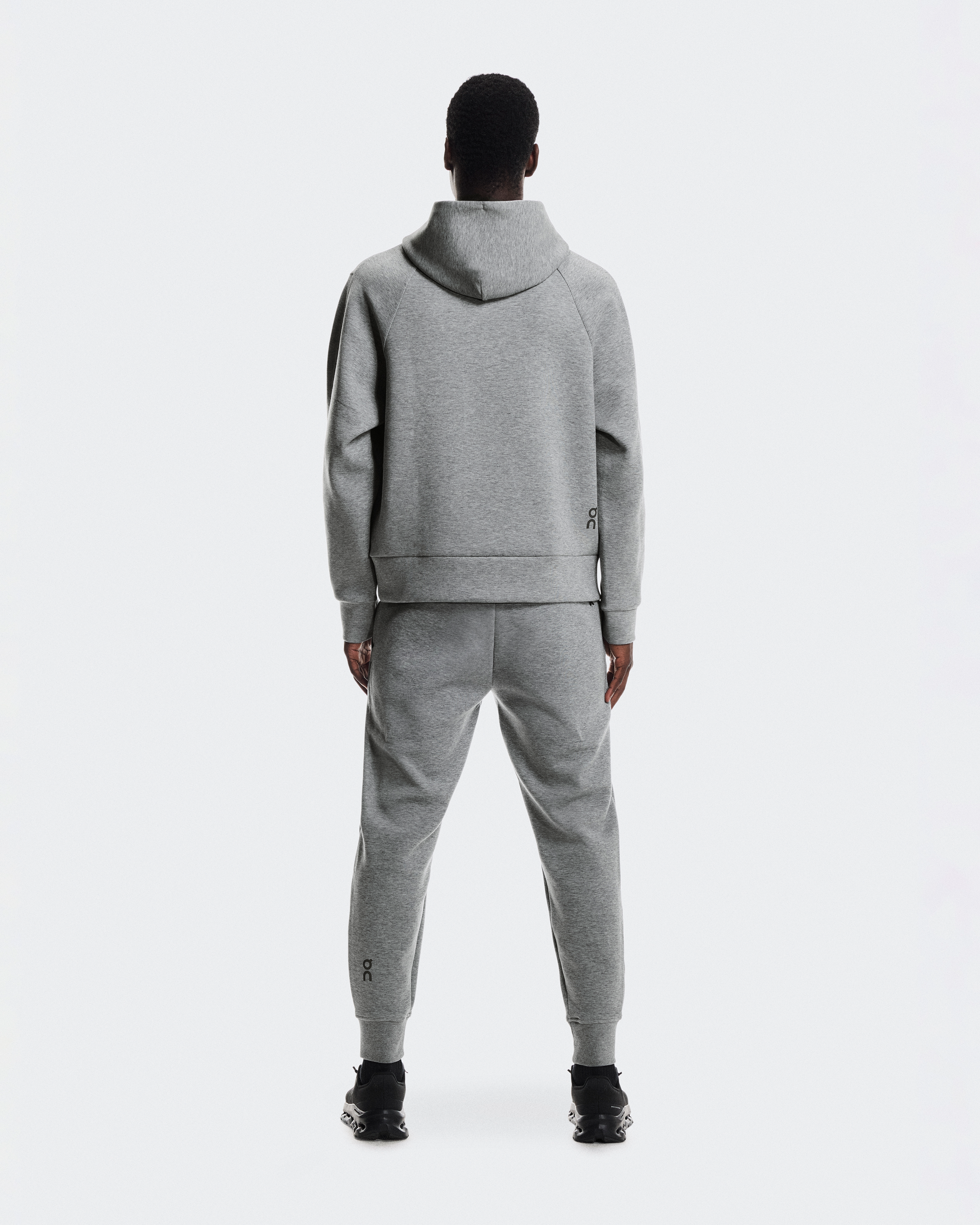 Focus Tech Hoodieالرجال / Basalt / L