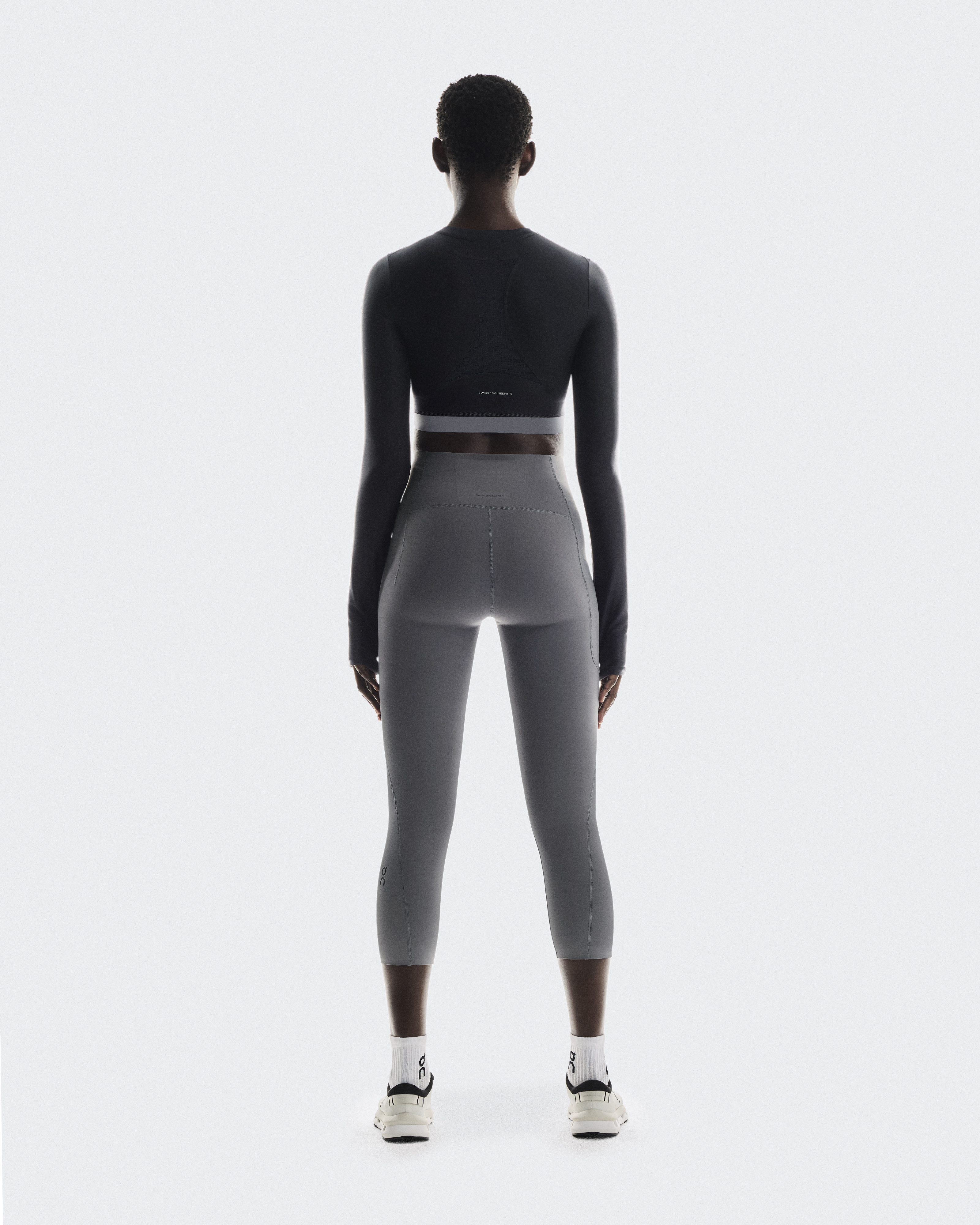 Women's Train Long Sleeve Crop | Black | On United States