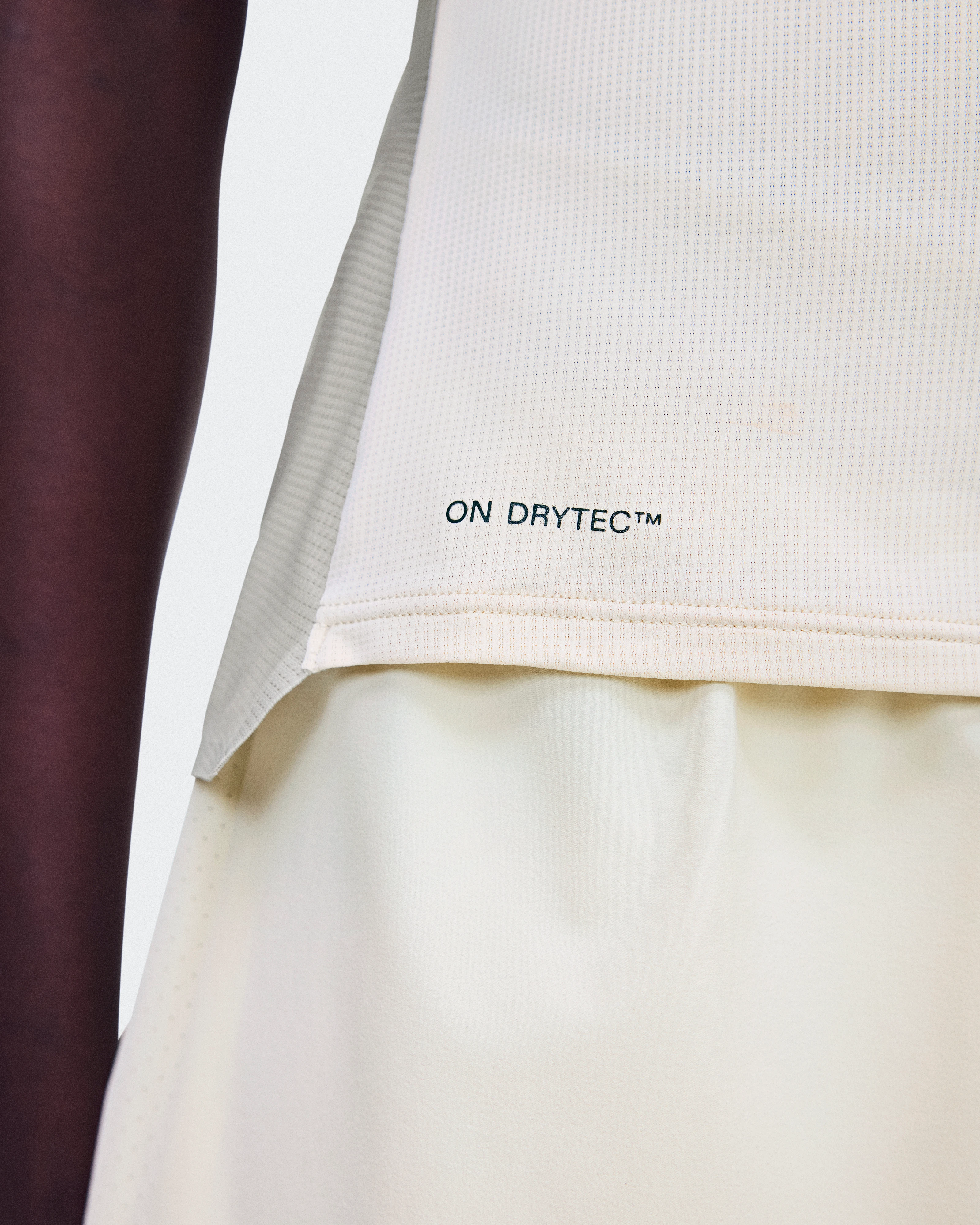 On Performance-T Hare & Brume Feminino Partes de cima e camisetas