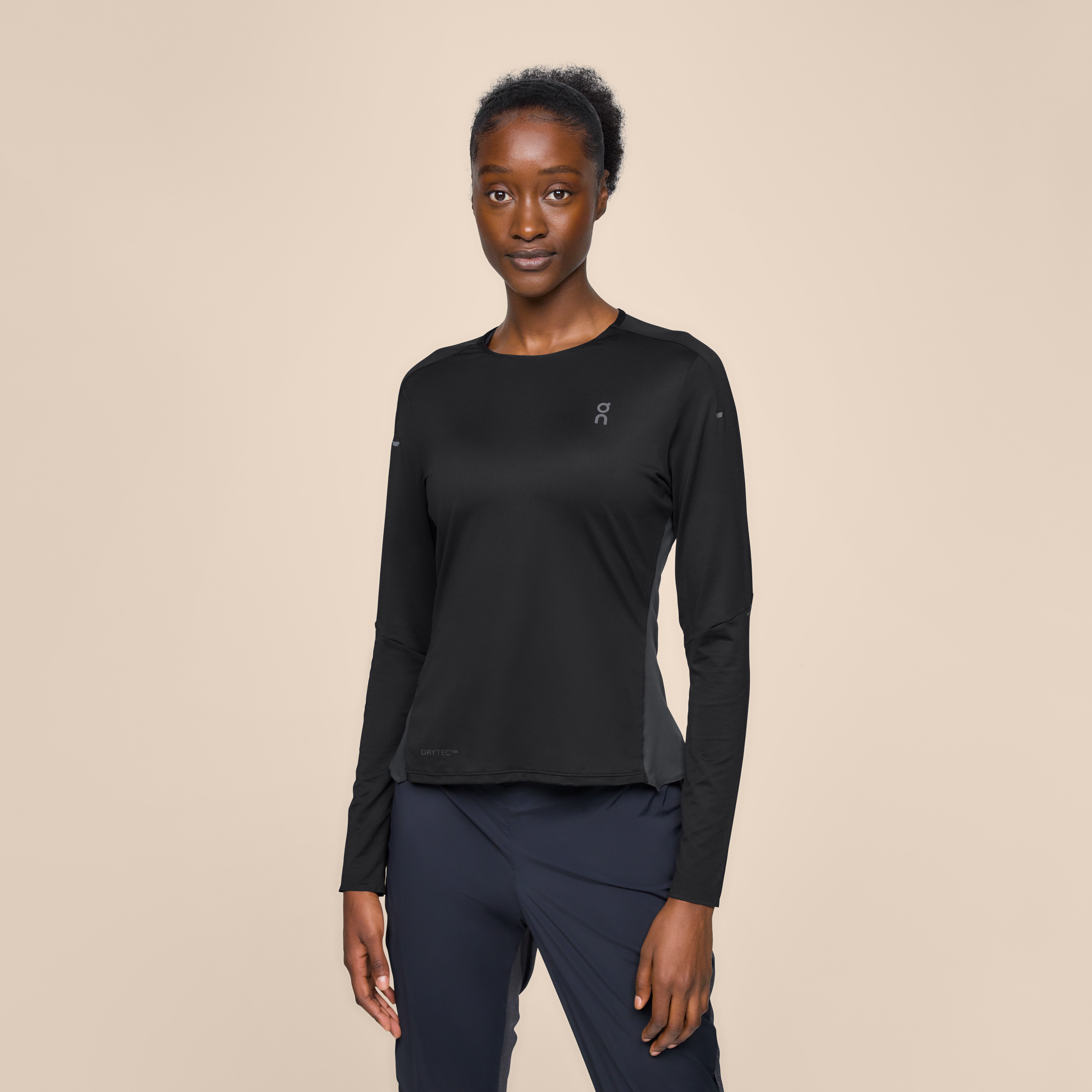 Women's Court Long-T | Black | On United States