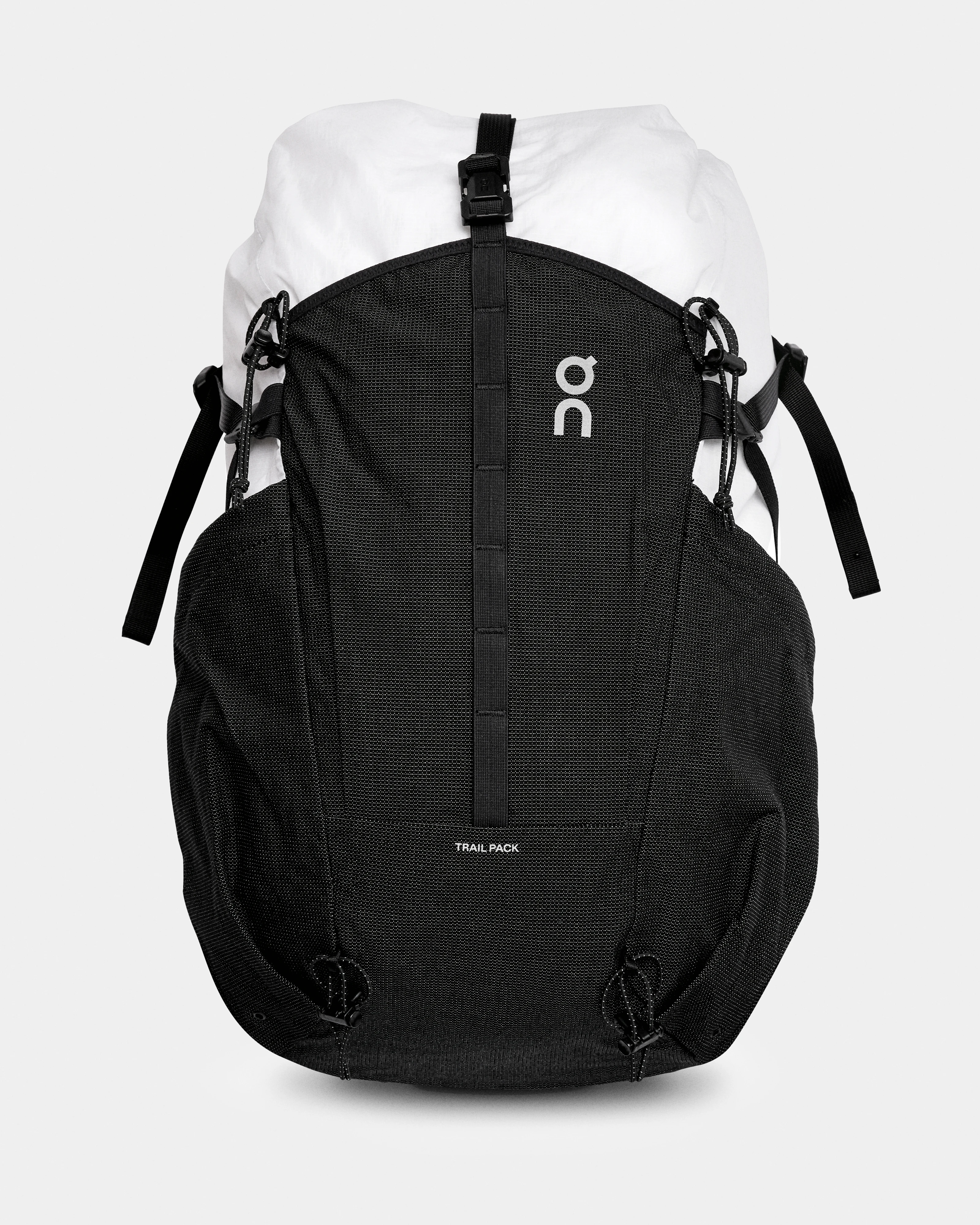 On Trail Pack 20L White & Black Unisex Bags