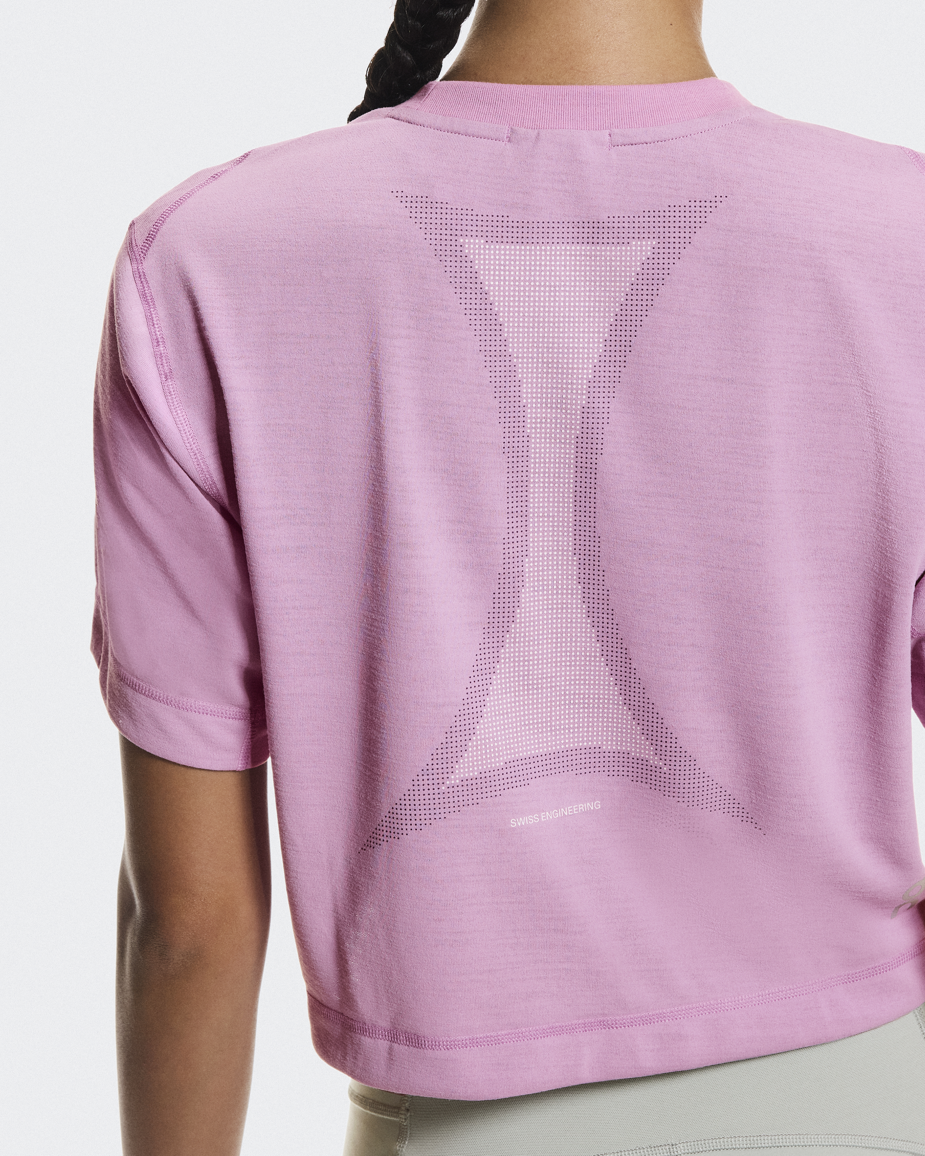 Onオン　トレーニングウェア　トップス　crop【M】 Women's Train-T Crop Graphic | Pink | On United States