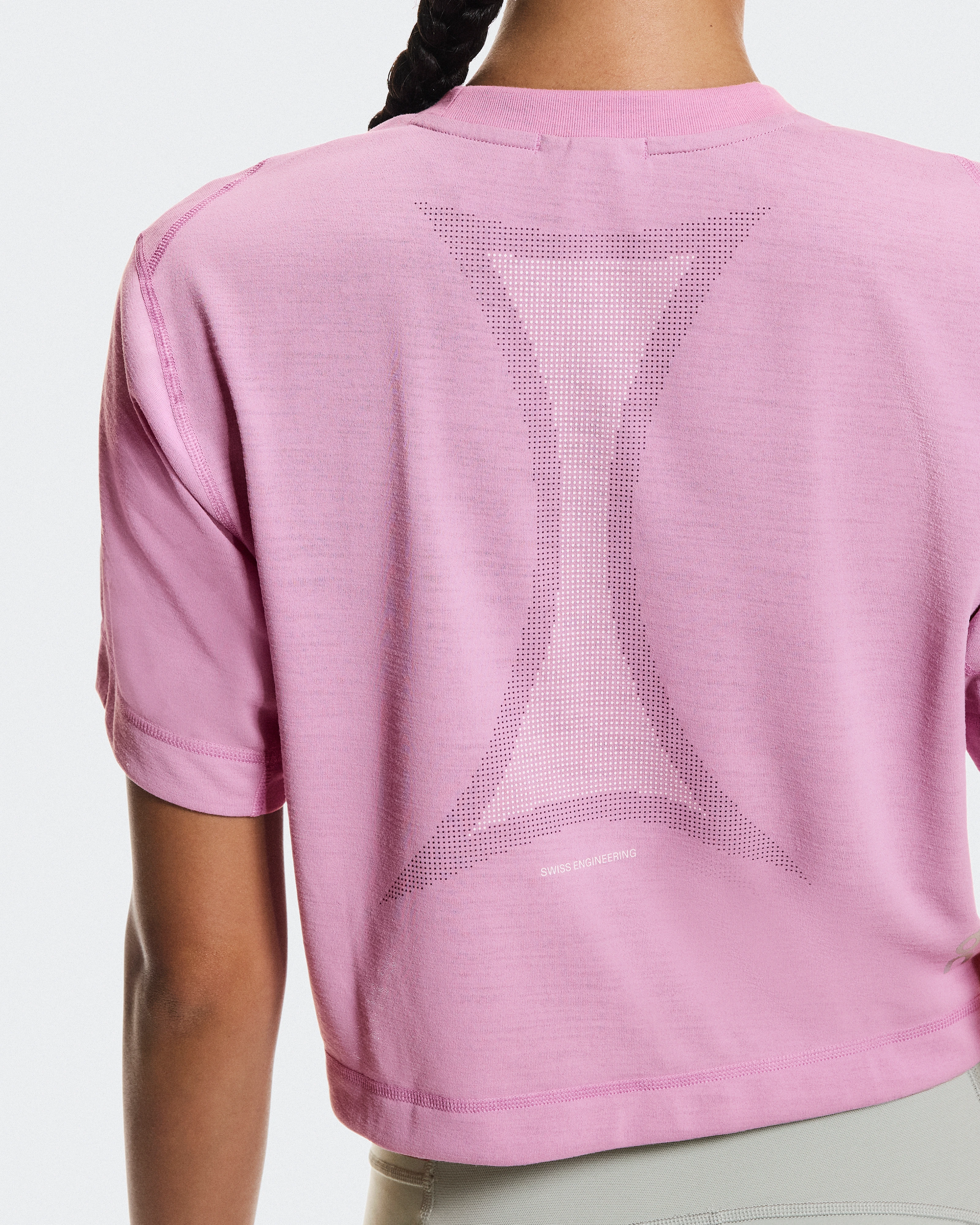 On Train-T Crop Graphic Sakura Women Tops and t-shirts