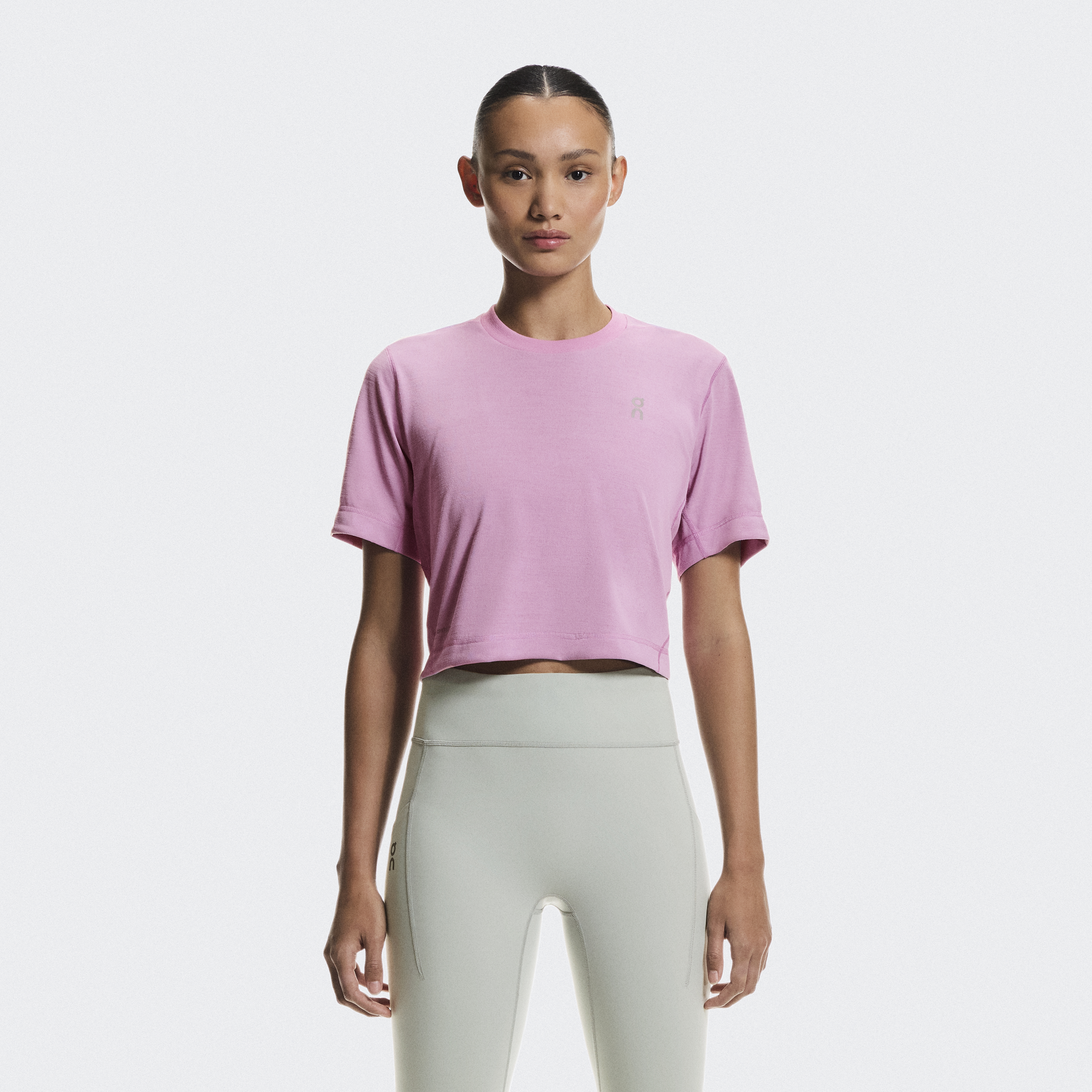 Train-T Crop Graphic Short-Sleeve Shirt in Sakura