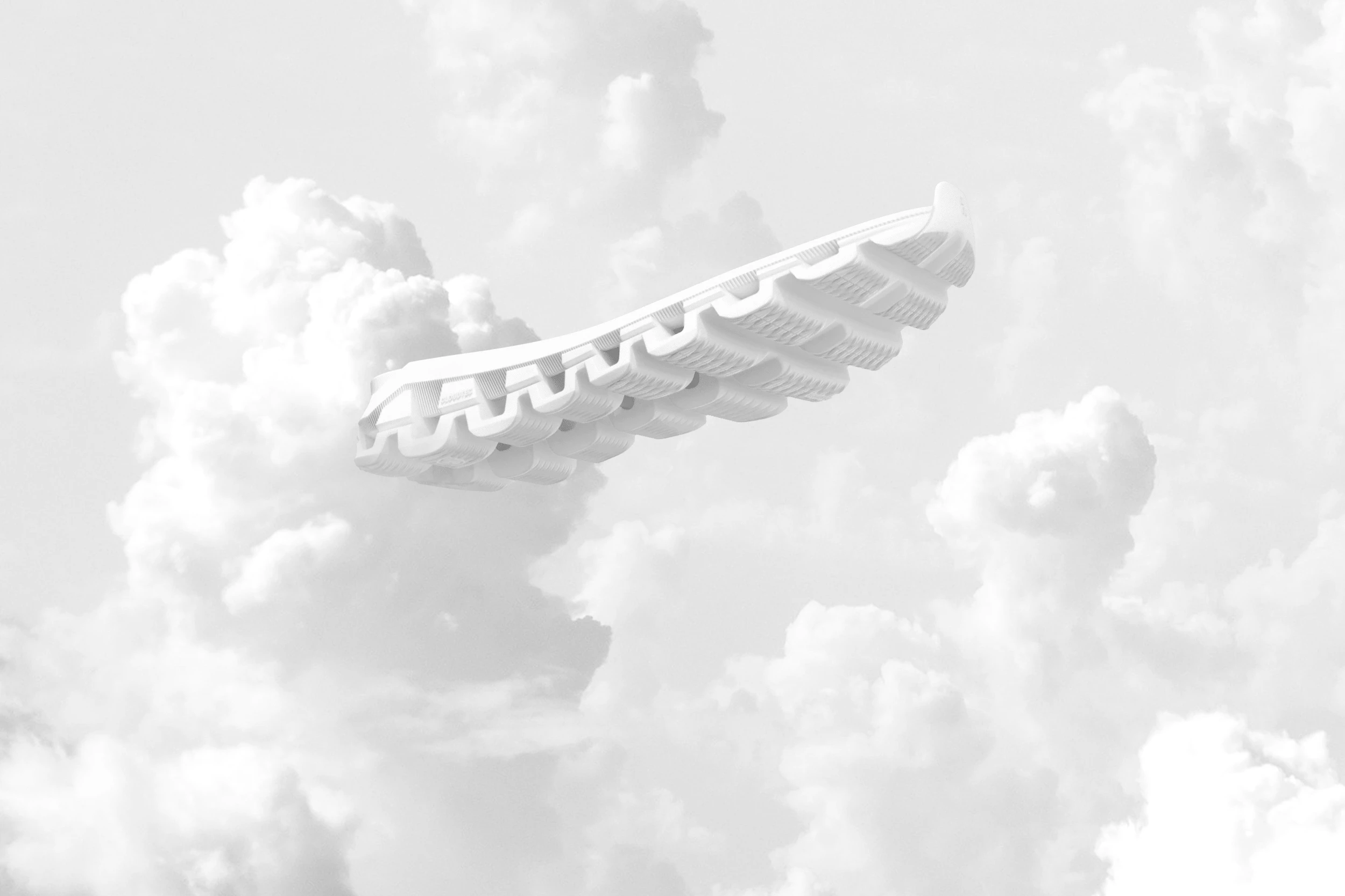 Eine weisse CloudTec-Zwischensohle schwebt vor einem hellen, wolkigen Hintergrund.