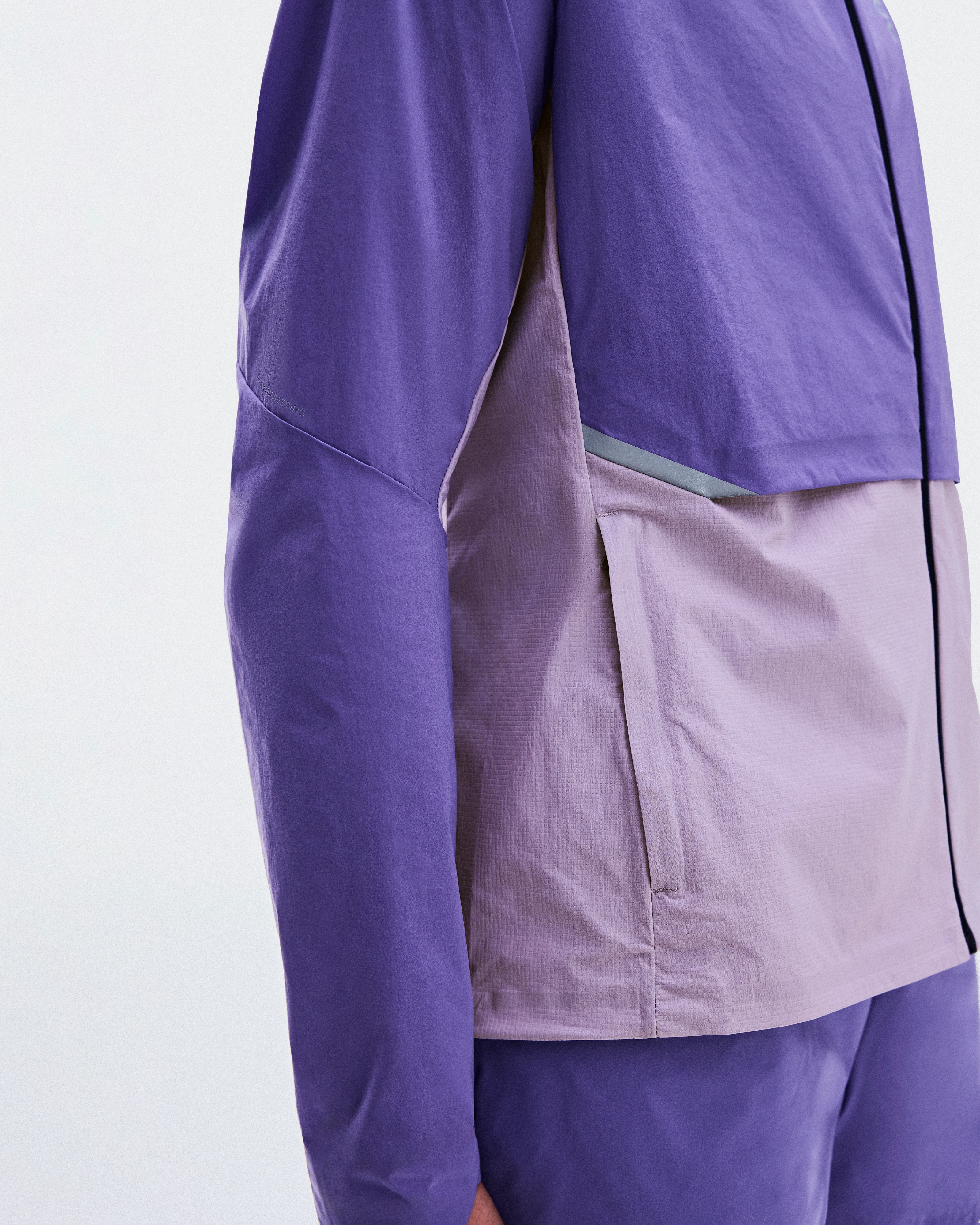 On Core Jacket Juniper & Mallow Women – Cold weather running, breathable, packable Jackets