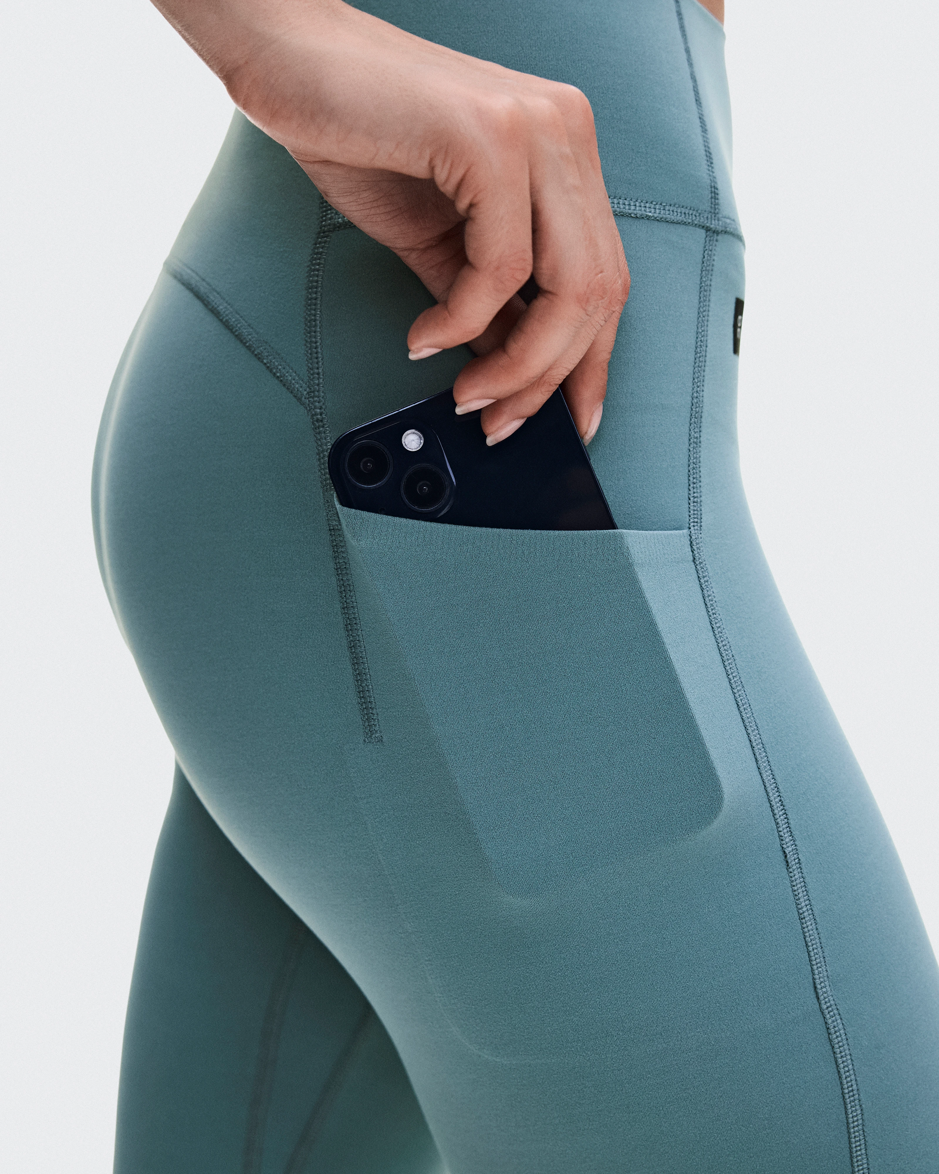 On Studio Flared Pants 32" Agave Women Pants