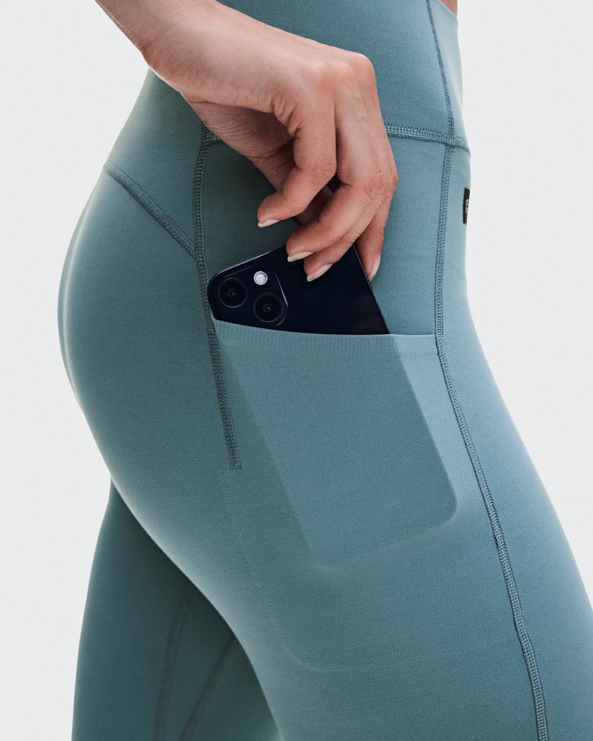 Women's Studio Flared Pants 32"
