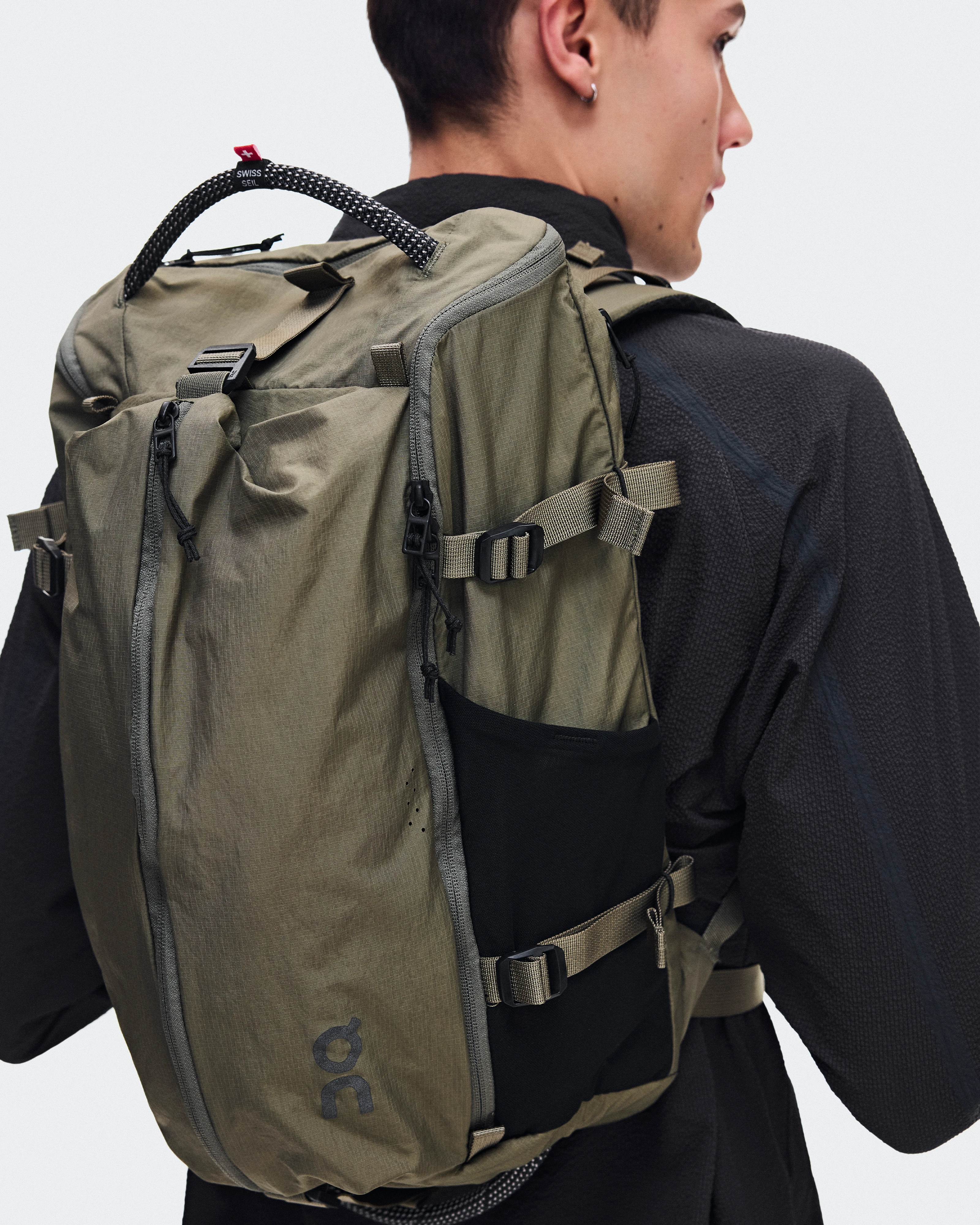 On Speed Pack 30L Olive & Black Unisex Bags