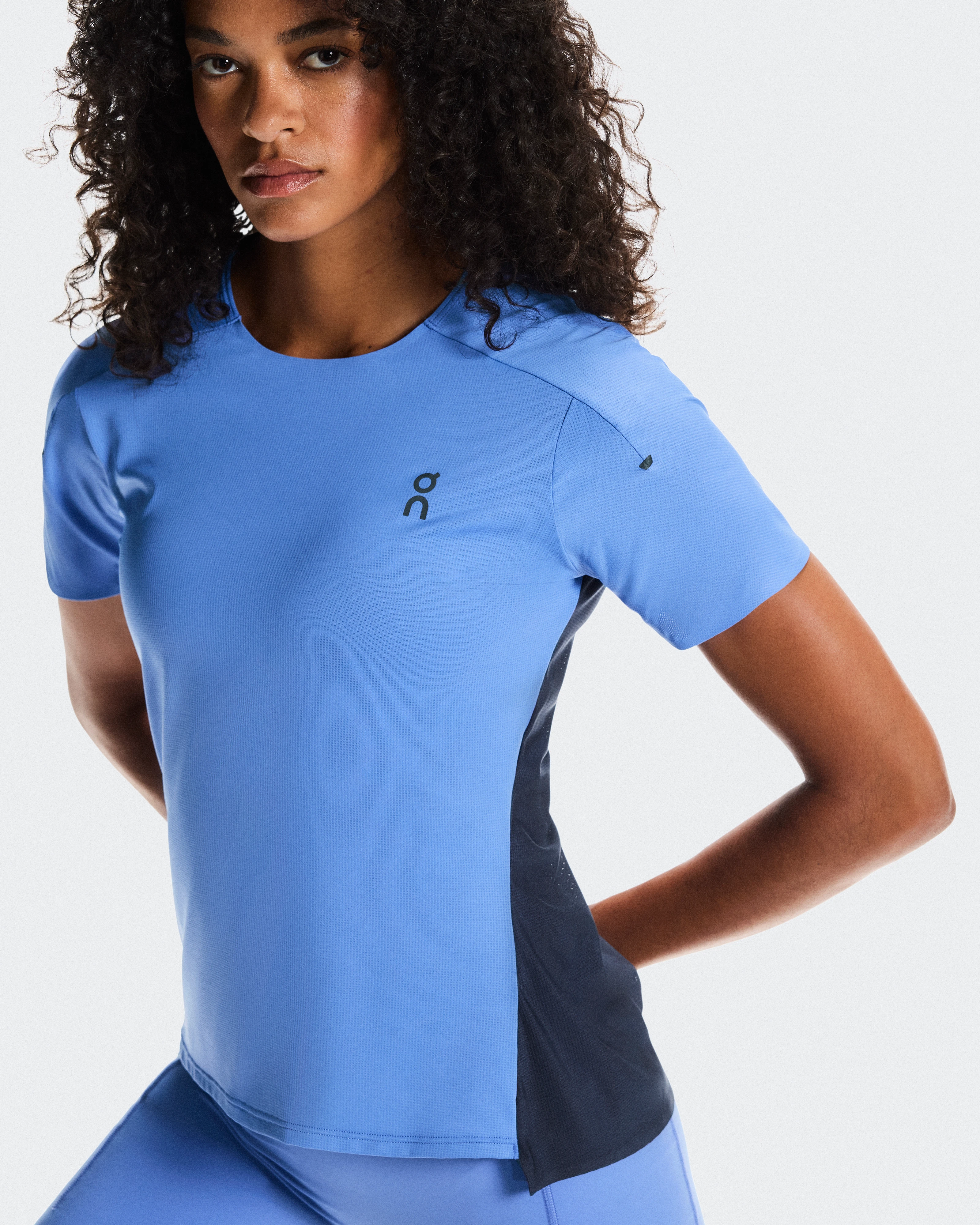 On Performance-T Sailor & Navy ウィメンズ トップス&Tシャツ