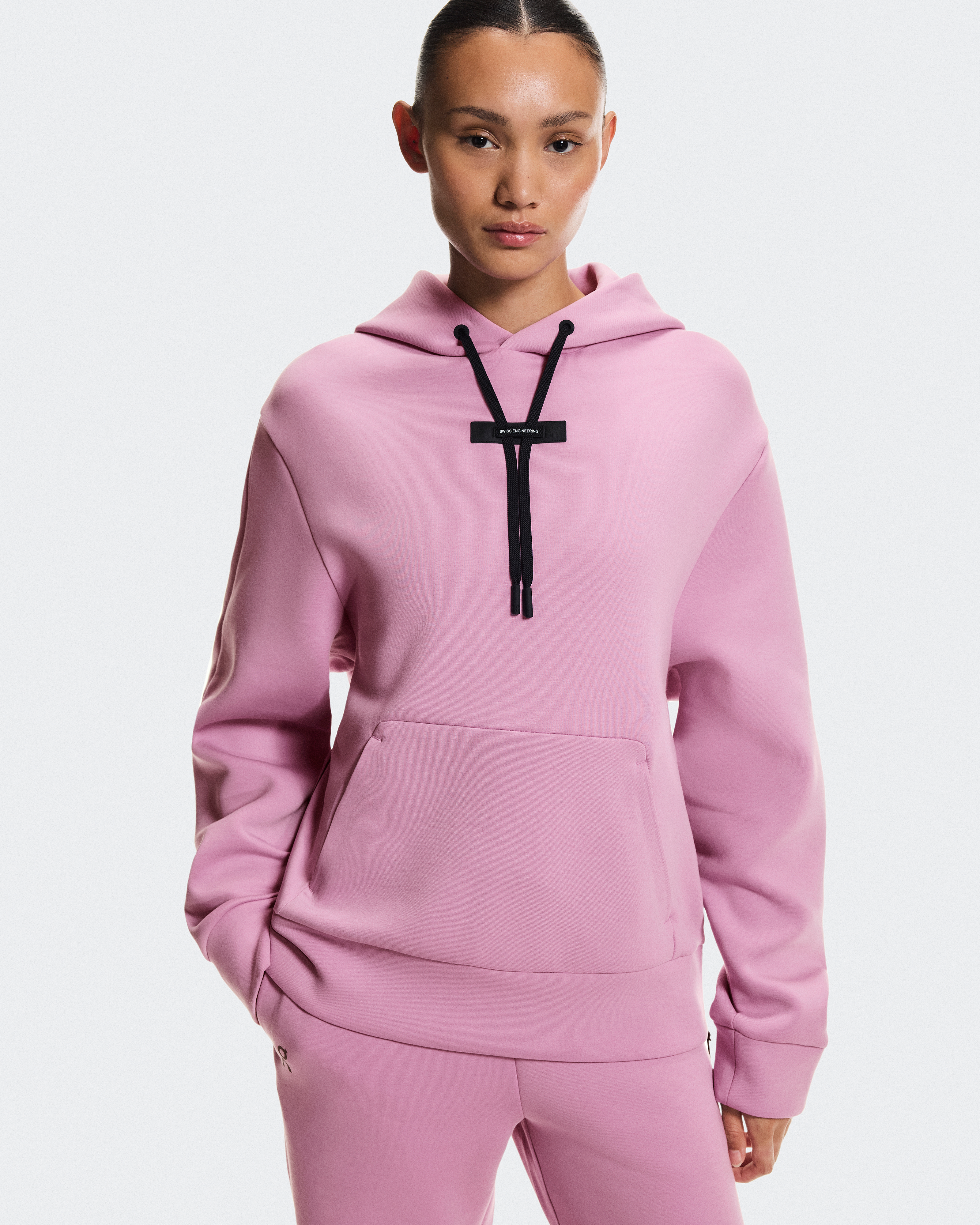 Focus Tech Hoodieنحيف / Sakura / L
