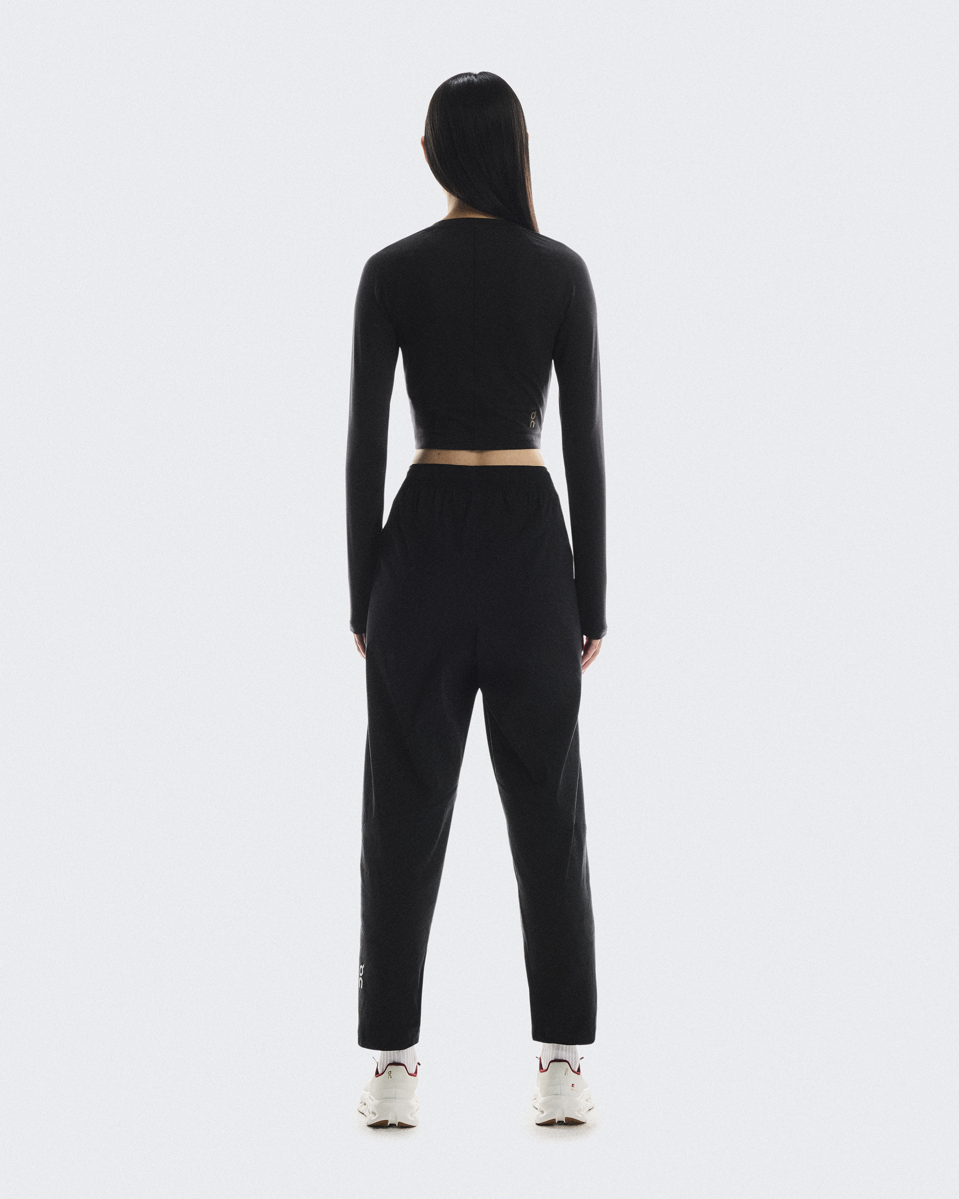 【1of1】German Designer Cropped Long Women's Studio Long-T Crop | On Germany