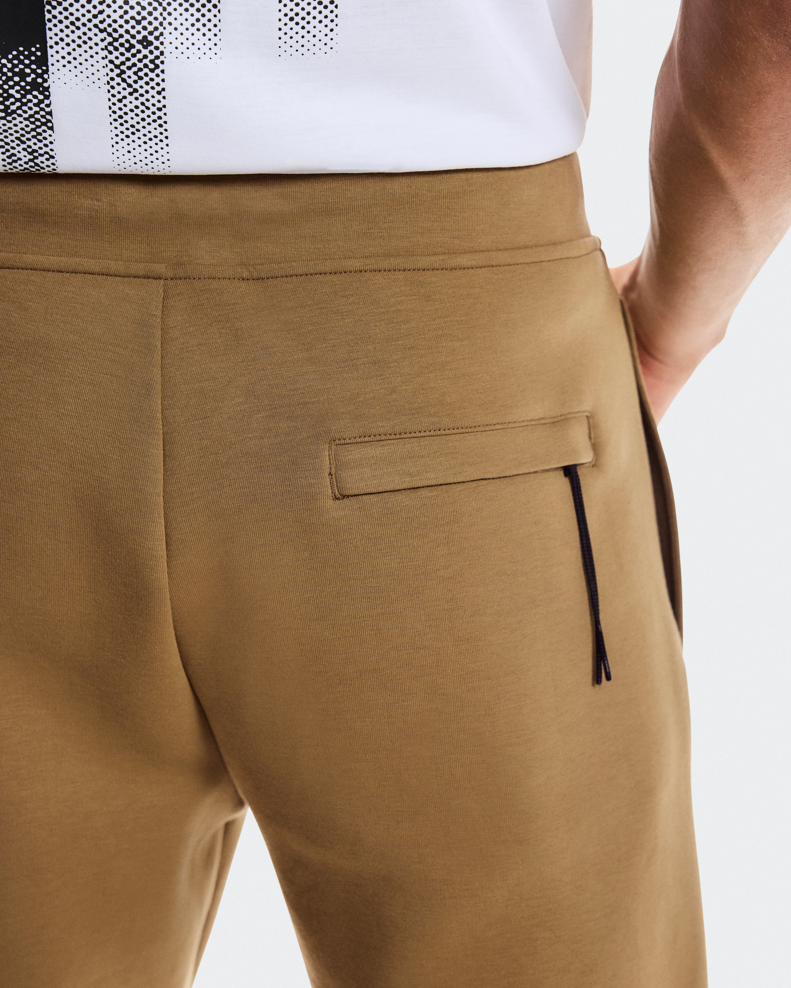 On Focus Tech Sweatpants Nutmeg Men Pants