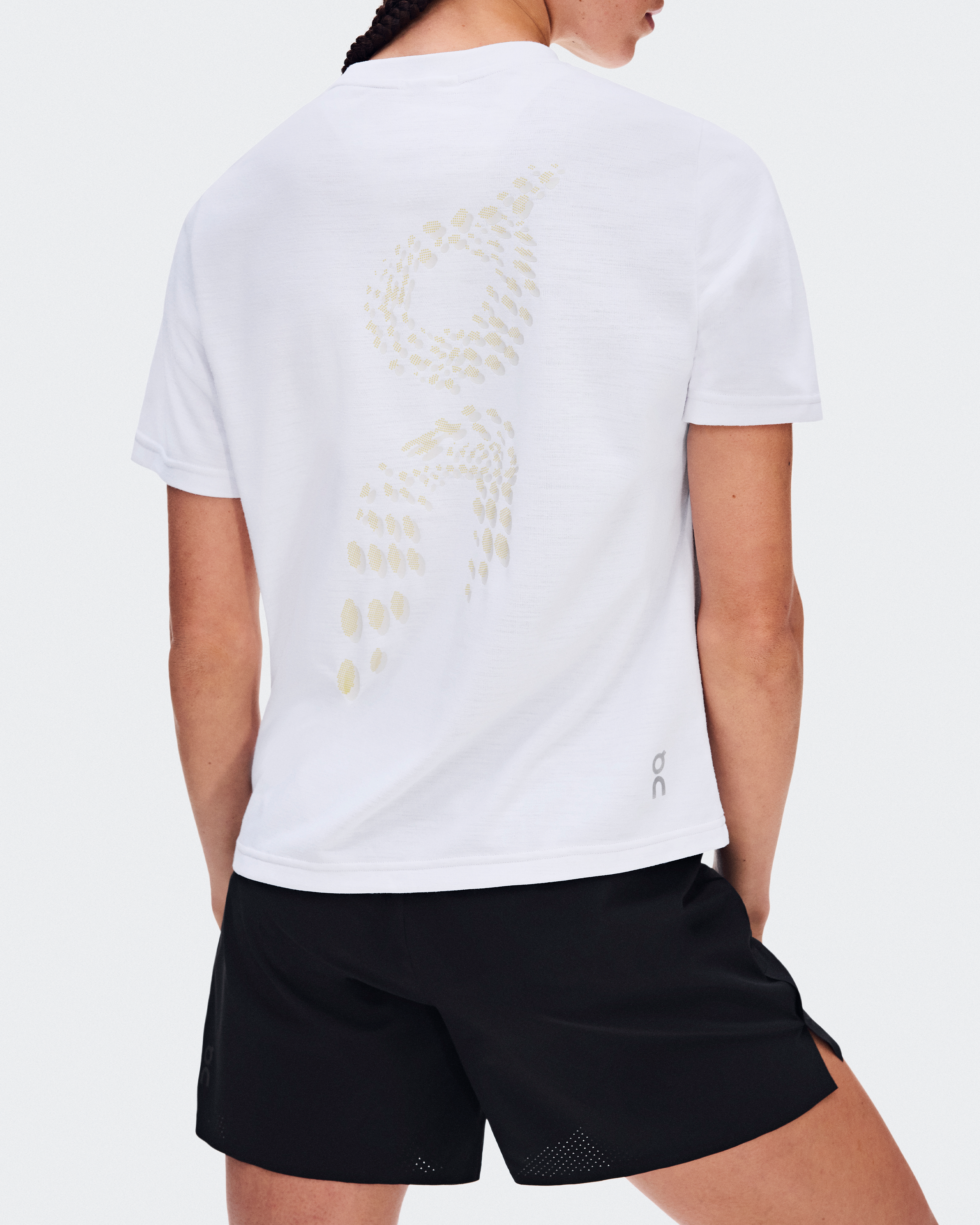 On Run-TWomen / White / M