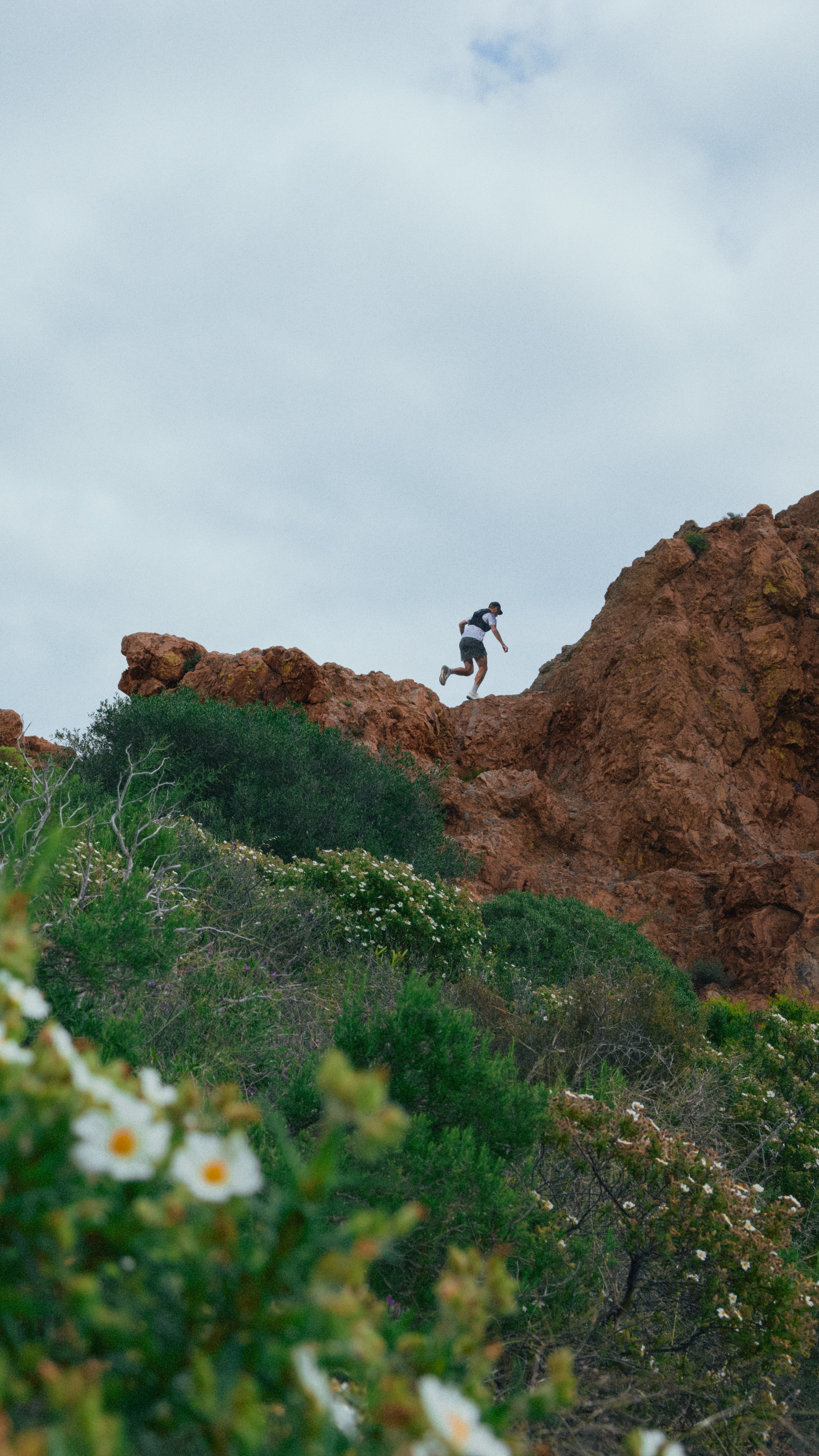 On公式】オンラインストア | トレイルランニングギア | トレイルに自信