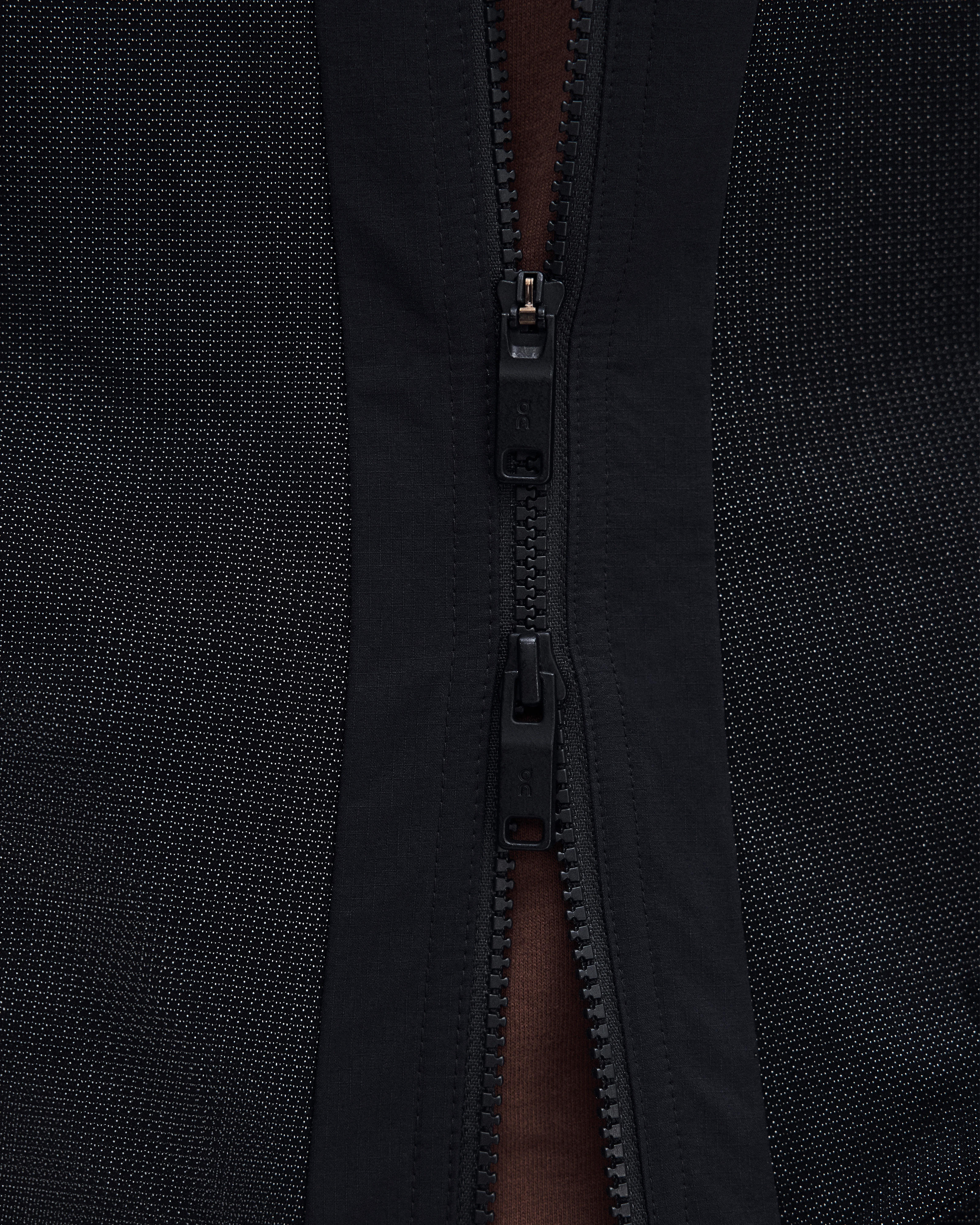 On Utility Vest SHG Black 유니섹스 – 아웃도어 모험, 올데이 웨어 베스트