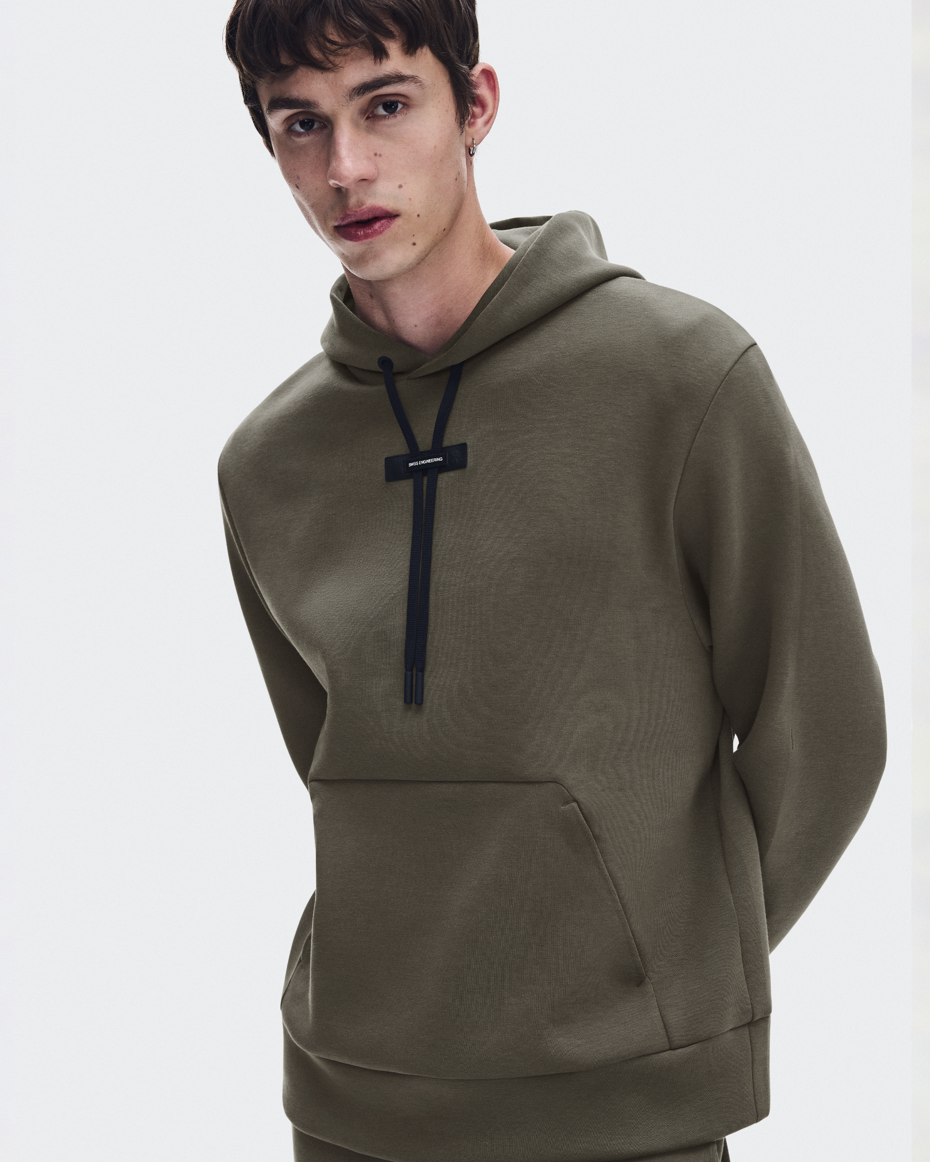 メンズ Focus Tech Hoodie | ブラウン | On 日本