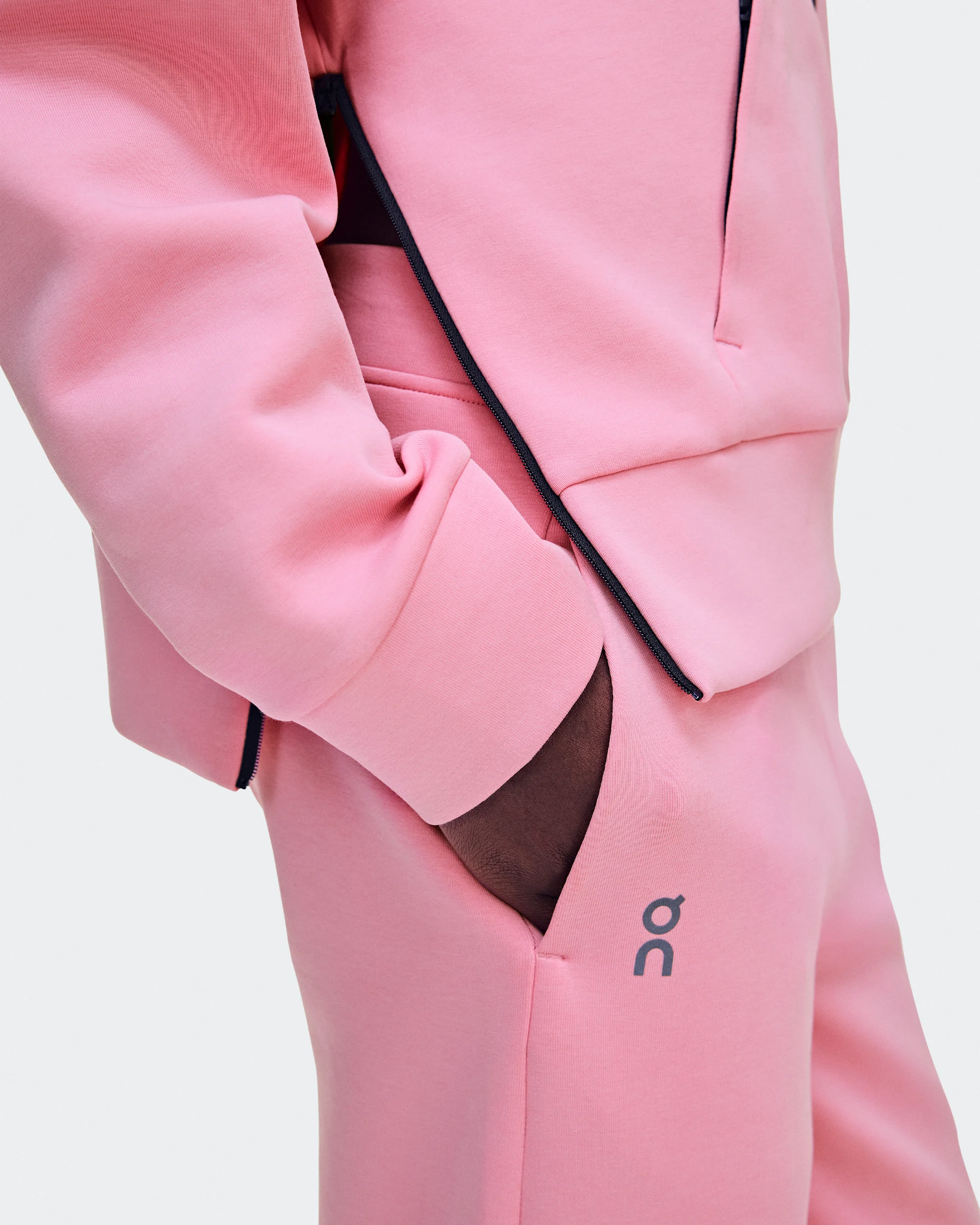 Women's Focus Tech Hoodie Magnolia - thumbnail 5