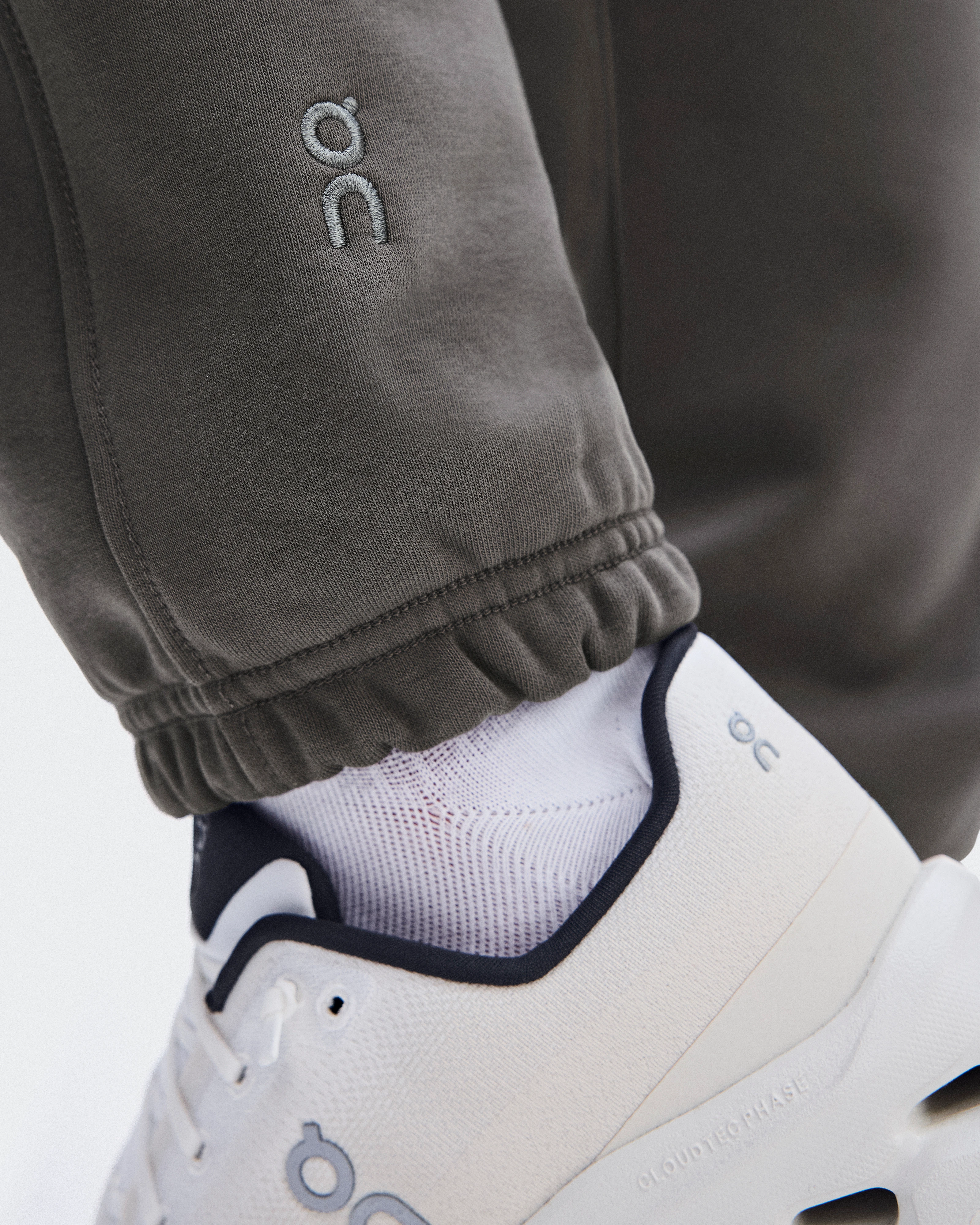 On Club Collective Pants Ember メンズ – 毎日履きたくなる心地良さ パンツ