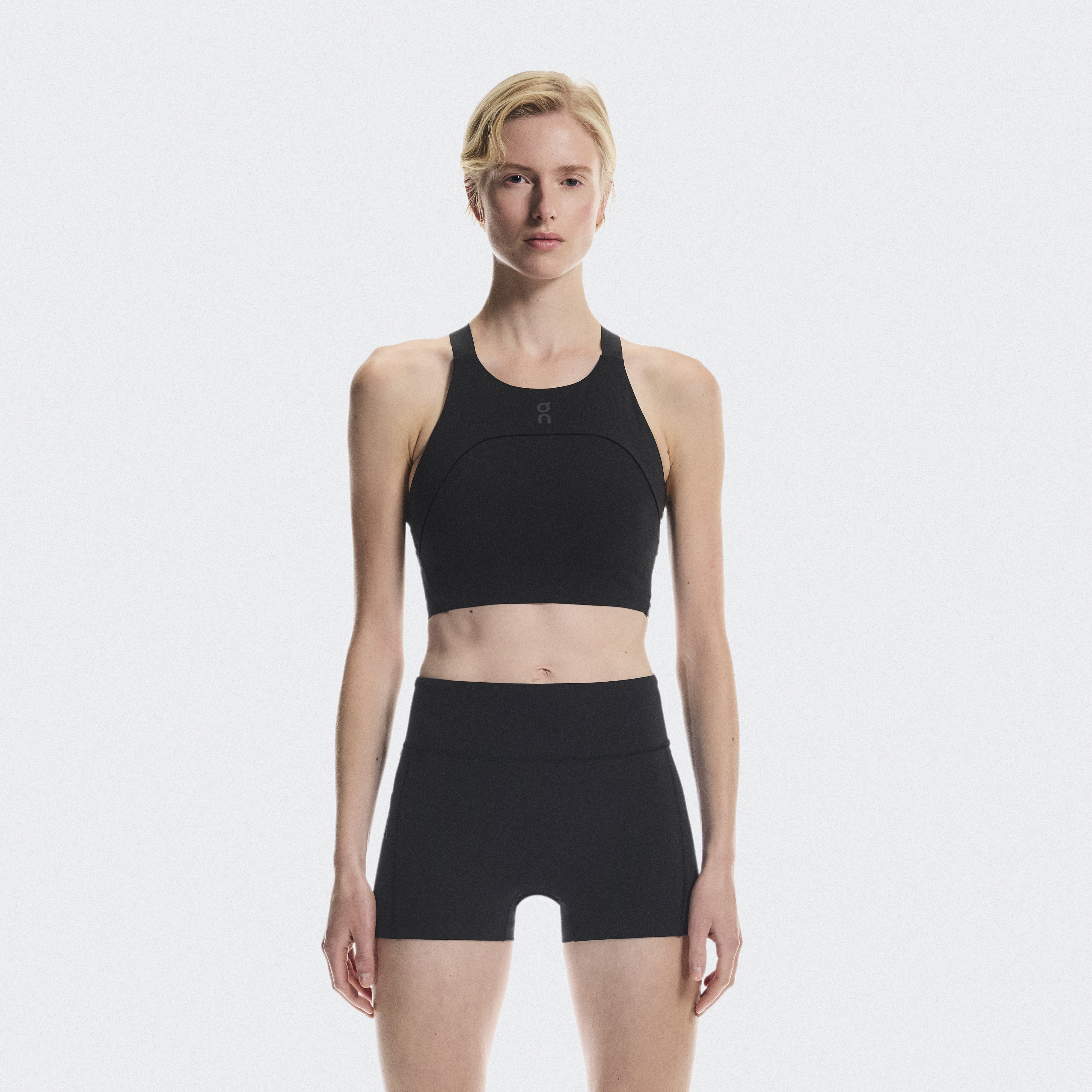 Performance Crop Shirt in Black