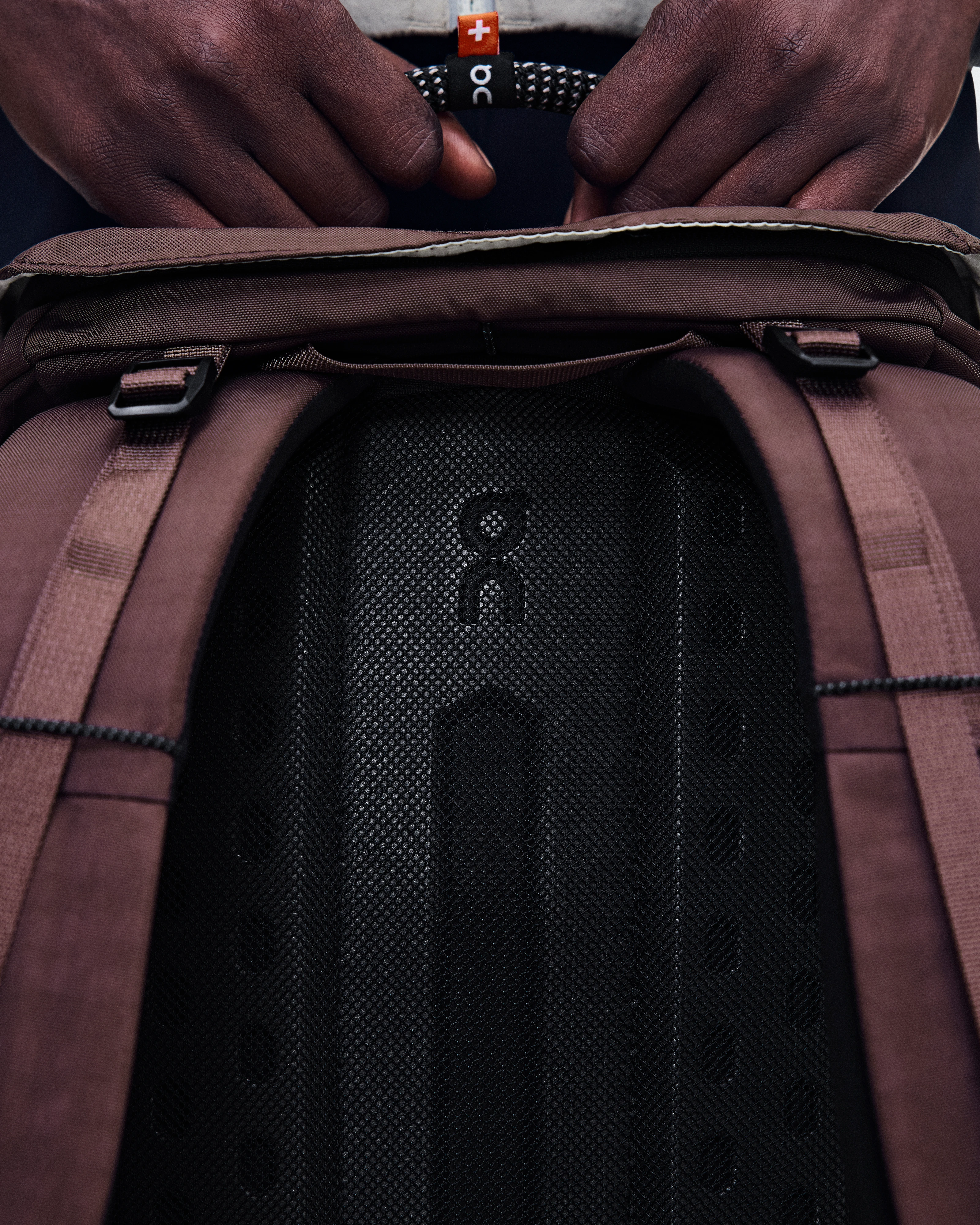 On Speed Pack 24L Elite Cacao & Black Unisex Bags